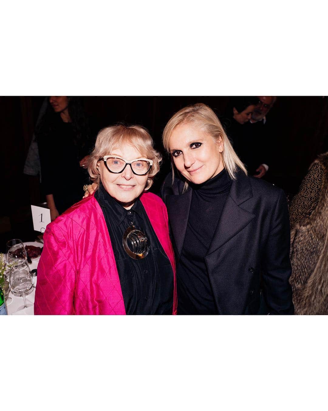 Vogue Italiaさんのインスタグラム写真 - (Vogue ItaliaInstagram)「About last night ✨ @efarneti and #VogueItalia have celebrated the exhibition ‘Il Soggetto Imprevisto. 1978 Arte e Femminismo in Italia’ with an exclusive dinner in Milan in honor of #MariaGraziaChiuri @dior and all the female artists on display. Swipe to see the guests photographed by @germanlarkin and discover more about the exhibition today on Vogue.it ✨ @es_pr_communication」4月5日 0時29分 - vogueitalia