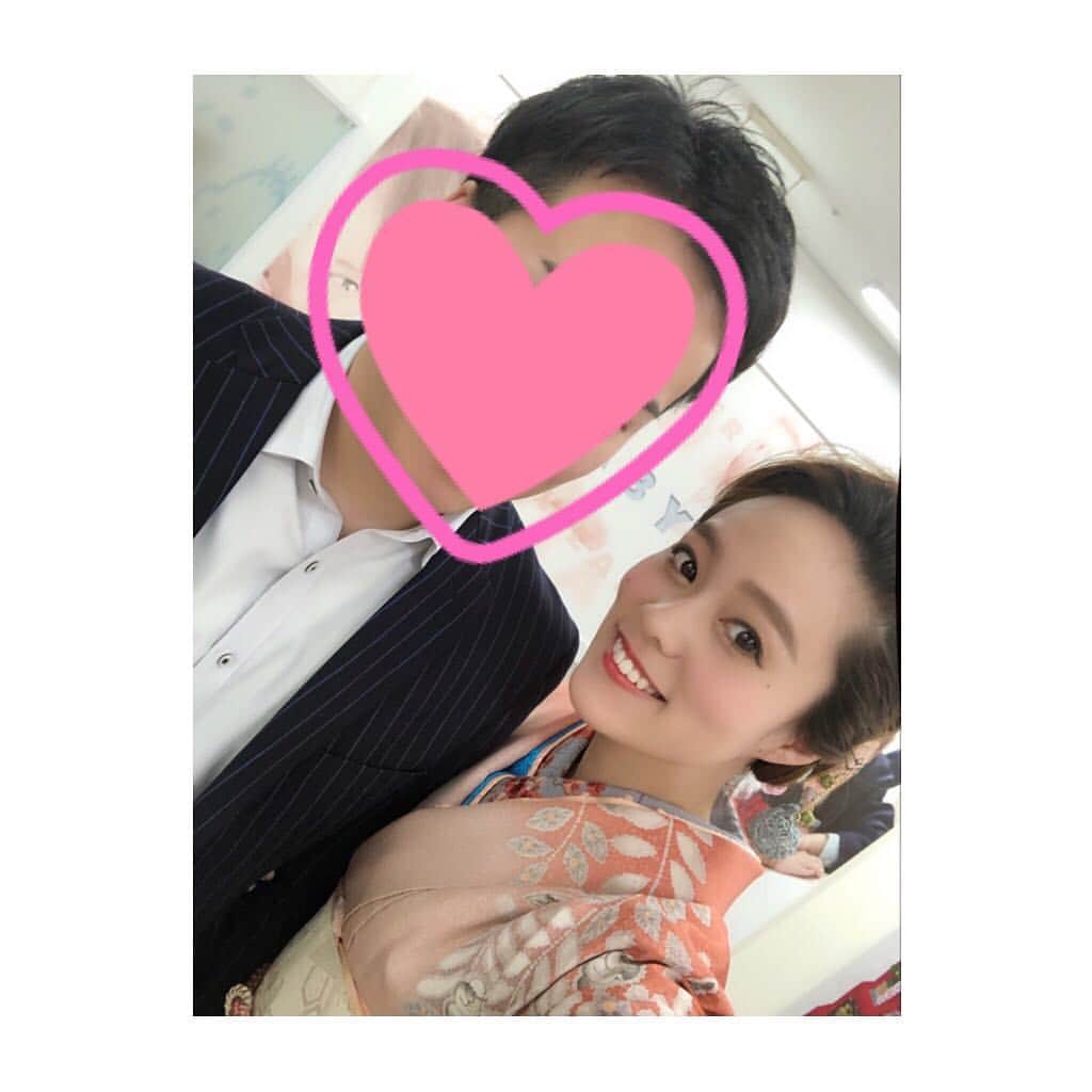 竹澤萌子のインスタグラム：「4月4日🌸 結婚記念日でした🎉💓💓 そしてご報告になりますが、第2子を授かりました🤰💕 また今回も、今年の秋頃の出産予定です☺🧡💛️🎑 年子もしくは2歳差が理想だったので、とても嬉しく思っています🌈👶💓 子育てと家業のお手伝いの毎日で、あまり友達と会ったり連絡取ったりもしてなかったし、直接伝える事が出来なかったお友達も沢山います🙏😭😭😭 ごめんなさい🙇‍♀️🥺💦 #結婚記念日#1周年#夫婦#ママ#新米ママ#子育て#マタニティ#マタニティフォト#妊婦#第二子#weddinganniversary#1stanniversary#couple#maternity#maternityshoot#baby#instagood#instalike」