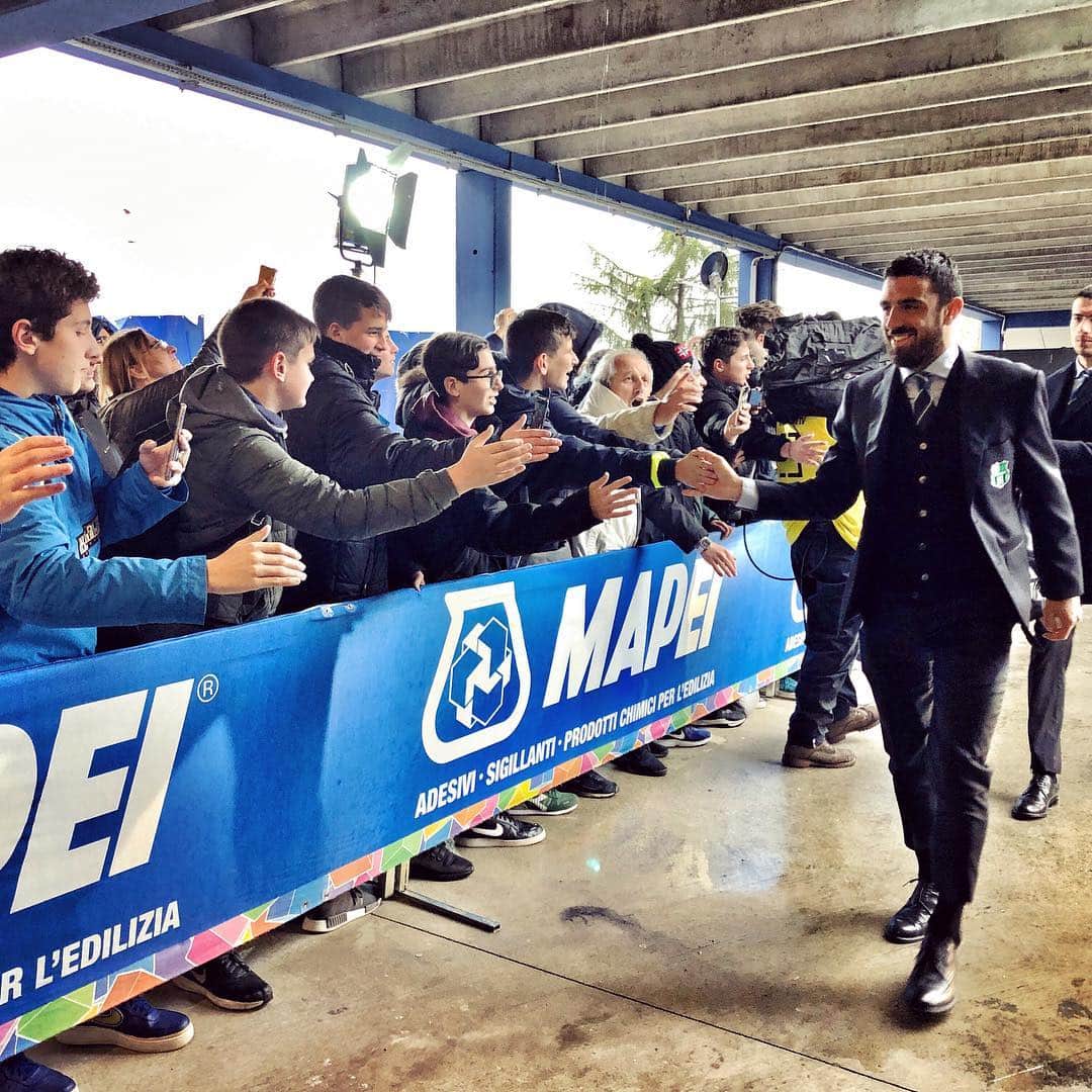 USサッスオーロ・カルチョさんのインスタグラム写真 - (USサッスオーロ・カルチョInstagram)「MATCH DAY 💪 ⚽️ #SassuoloChievo 🏆 #SerieATIM ⏰ Ore 19 🏟️ #MapeiStadium Segui le nostre stories per gli aggiornamenti sul match 💪🖤💚 #ForzaSasol」4月5日 0時50分 - sassuolocalcio