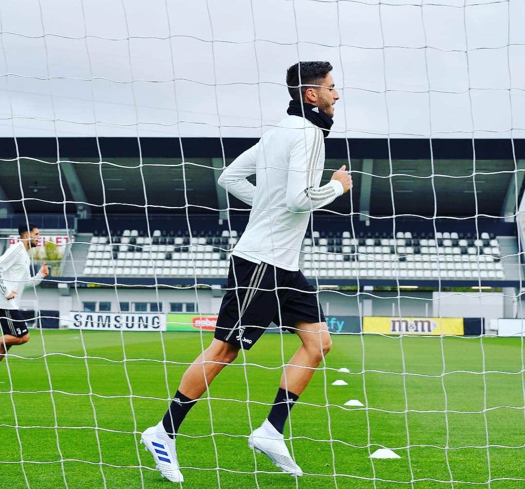 ロドリゴ ベンタンクールさんのインスタグラム写真 ロドリゴ ベンタンクールinstagram Predator Daretocreate Createwhitadidas 4月5日 0時53分 Rodrigo Bentancur