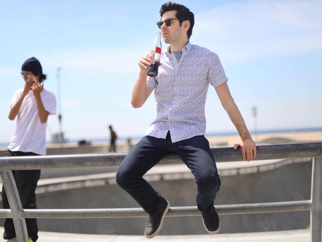 ブレンダン・ロビンソンさんのインスタグラム写真 - (ブレンダン・ロビンソンInstagram)「Apparently somebody didn’t appreciate us taking #Instagram pics and drinking soda on his turf 😂😂😂 | What’s your favorite #soda?  Tell me below!! | Pics by @larrywrightphotography I . . . . . #springtime #chill #goodvibesonly #funny #venice #california #LA」4月5日 0時55分 - brendanrobinson