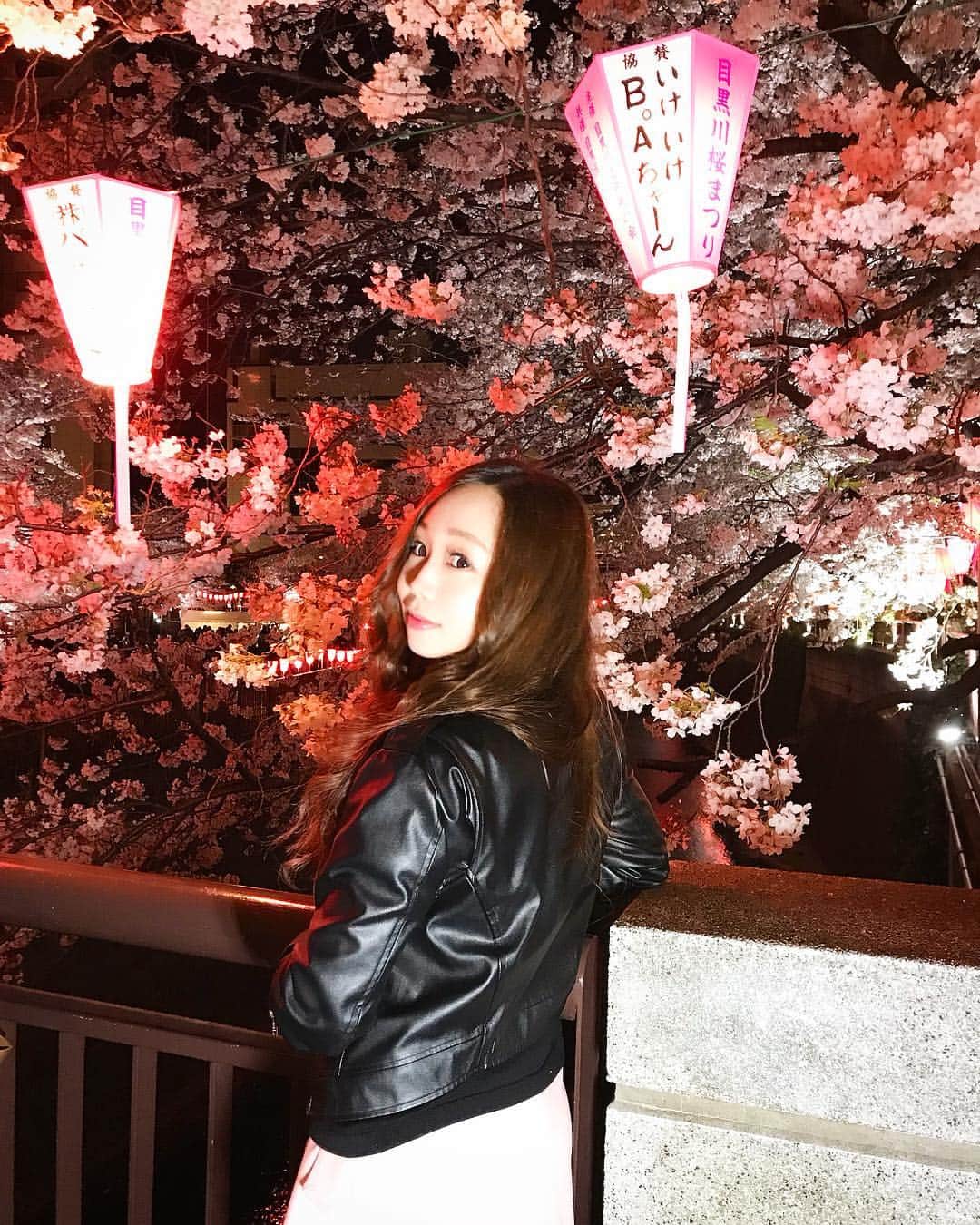 千咲まりさんのインスタグラム写真 - (千咲まりInstagram)「. 5年振りに目黒川の桜祭り🌸 また来れて良かった💓💓 #目黒川桜まつり #目黒川の桜  #目黒川 #中目黒 #目黒 #恵比寿 #三軒茶屋 #池尻大橋 .  ﾟ＊.｡.＊ﾟ＊.｡.＊ﾟ＊.｡.＊ﾟ＊.｡.＊ﾟ お仕事のご依頼はお気軽にお願いします🙌 ご依頼あれば全国どこでもいくよー💫 #六本木 #麻布十番 #赤坂 #新宿 #渋谷 #銀座 #門楼まりりん #被写体 #被写体募集 #自画撮り  #カメラマンさんと繋がりたい  #ツインテール #カメラマン募集  #撮影会モデル  #大食い #グラビアアイドル #グラビアタレント #17live公式ライバー #コメントは全て返信します #1mmでもいいなと思ったらいいね #フォローミー  #仕事下さい」4月5日 0時55分 - marilyn_ooguikoakuma