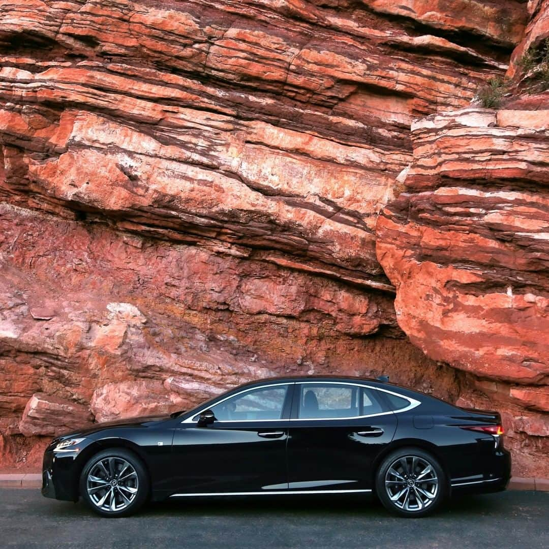 Lexus USAさんのインスタグラム写真 - (Lexus USAInstagram)「Naturally beautiful. #LexusLS F SPORT」4月5日 1時00分 - lexususa