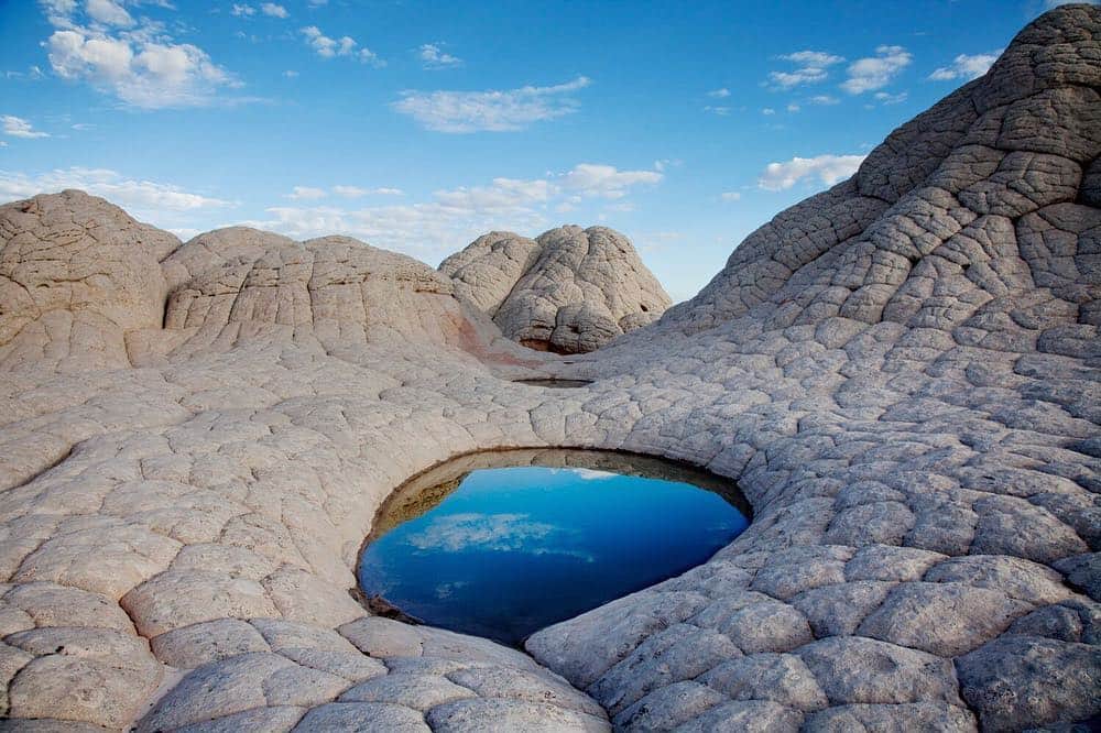 のインスタグラム：「Photos by @richardbarnes | The Vermillion Cliffs National Monument straddles the northern Arizona and southern Utah borders. Contained within its boundaries are some of the most stunning geological features to be found anywhere in the world. I had the pleasure of exploring this landscape on assignment for @natgeo magazine. In all my travels through varied landscapes, Vermillion Cliffs ranks at or near the top. The Wave is perhaps the most well-known geological feature in the monument, and access is strictly controlled to a few visitors a day. No less spectacular (and easier to access) are the Coyote Buttes and Paria Canyon, which run through the monument. In this strange, fragile, and otherworldly place lies a landscape that defies logic, waiting to be explored and treasured. #vermillioncliffs #rockofagesngmag #thewave #pariacanyon #coyotebuttes」