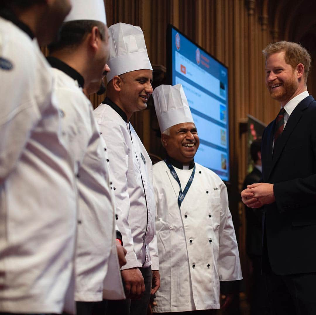 ロイヤル・ファミリーさんのインスタグラム写真 - (ロイヤル・ファミリーInstagram)「The Duke of Sussex visited the Lord Mayor’s Big Curry Lunch in London today – the annual event raises money for @soldierscharity to support those who served in Iraq and Afghanistan.  The Duke met servicemen and women and their families here today, who have been supported by @soldierscharity.  The event has raised more than £1.9 million since 2008 to support soldiers and veterans who have served in Iraq and Afghanistan.  The Duke of Sussex served in the British army for 10 years and is committed to promoting the welfare of members of the Armed Forces and veterans. The Duke founded the Invictus games in 2014, which uses the power of sport to inspire recovery and support rehabilitation for our wounded, injured or sick servicemen and women. 📷 PA / Royal Communications」4月5日 1時10分 - theroyalfamily