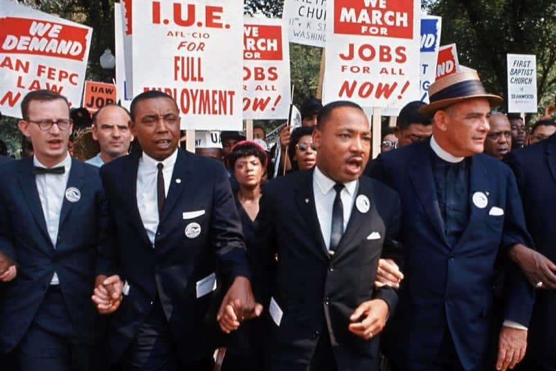 コモンさんのインスタグラム写真 - (コモンInstagram)「"Our lives begin to end the day we become silent about things that matter" Dr. Martin Luther King Jr. On this day 51 years ago, Dr. King was assassinated at the age of 39 years old. This is an excerpt from his final speech 'I've Been To The Mountaintop" that he delivered the night before at Mason Temple in Memphis. RP via @ARRAYNow.」4月5日 1時19分 - common