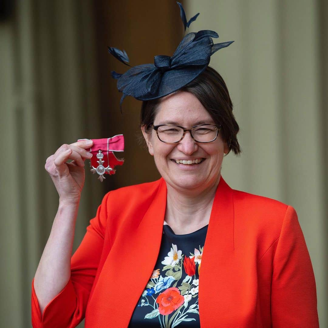 クラレンス邸さんのインスタグラム写真 - (クラレンス邸Instagram)「98 recipients travelled to Buckingham Palace today to attend an Investiture – The Prince of Wales presided over today’s ceremony where recipients were recognised for their outstanding achievements. Today’s Investees included @england Manager Gareth Southgate, who collected an #OBE for services to Football. Helen Clarke from Sheffield, collected an #OBE for her work with @Girlguiding and Leslie Tomlinson, also from Sheffield, received an #OBE for his many years working with young people in amateur boxing. Ricki Ashbee #LVO, the former National Executive Director of @dukeofedcanada, and Composer, Artistic Director and Educator Professor Shirley Thompson #OBE were also invested by His Royal Highness. 📸 Press Association」4月5日 1時27分 - clarencehouse