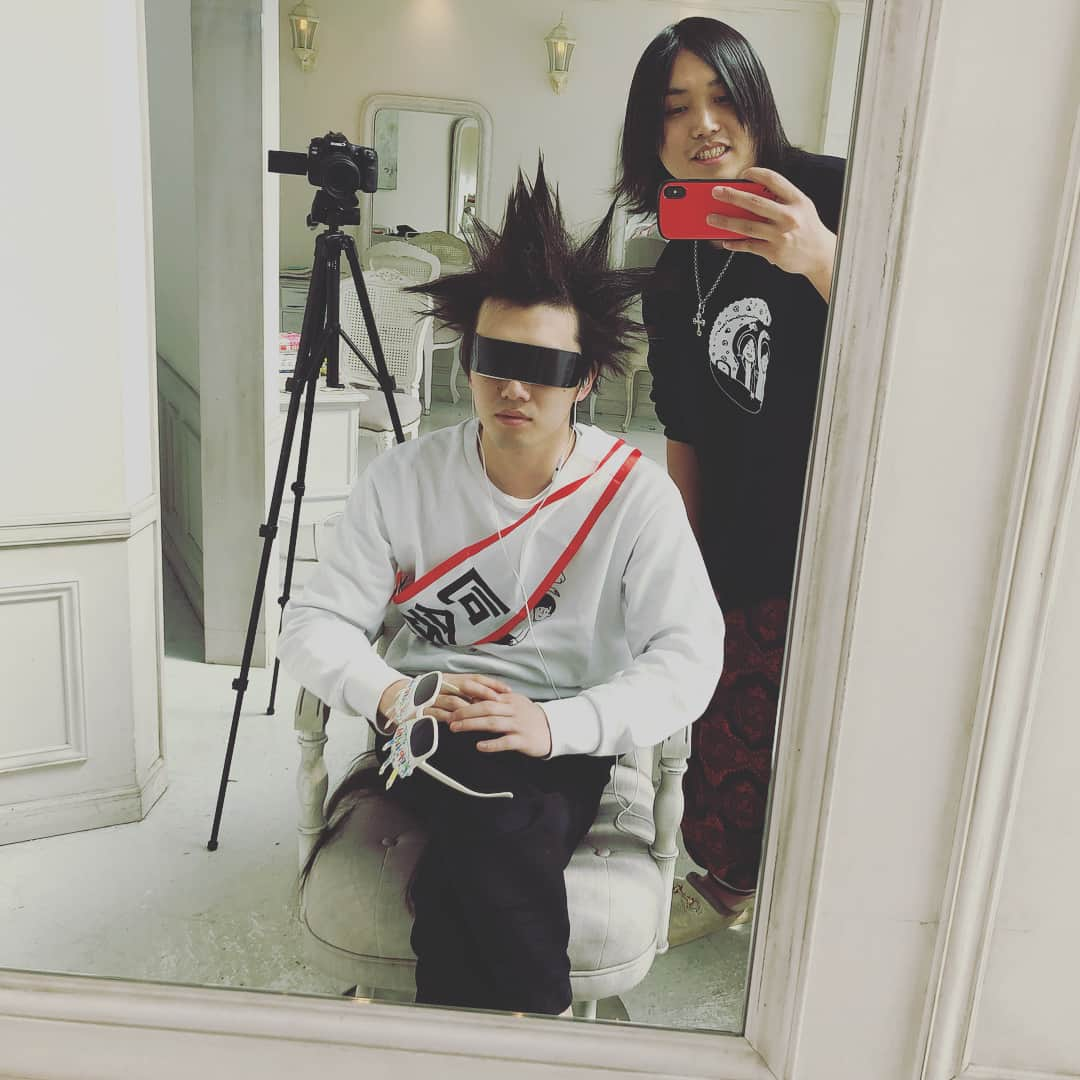 トミーさんのインスタグラム写真 - (トミーInstagram)「毎年恒例のおバカ動画でした」4月5日 1時29分 - tommymizutamaribond