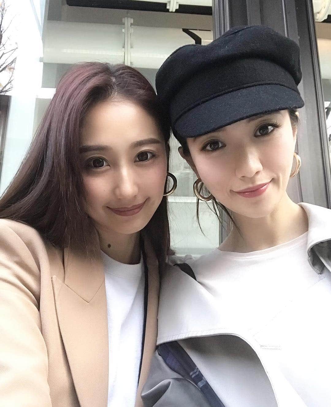 のインスタグラム：「Date♡. . 久々の2shot♡. 最近は写真を撮ることをついつい忘れてしまう. いつもバタバタだから今回はたっぷり時間あったはずなのに、やはり足りず最後またもやバタバタ笑笑. 可愛いだけじゃなくって、なんでも包み隠さずきちんと向き合ってくれるあゆが大好きよ♡. . #ほんとこーゆー友達大切にしなきゃ #今日気付いたけどアタシ黒い」