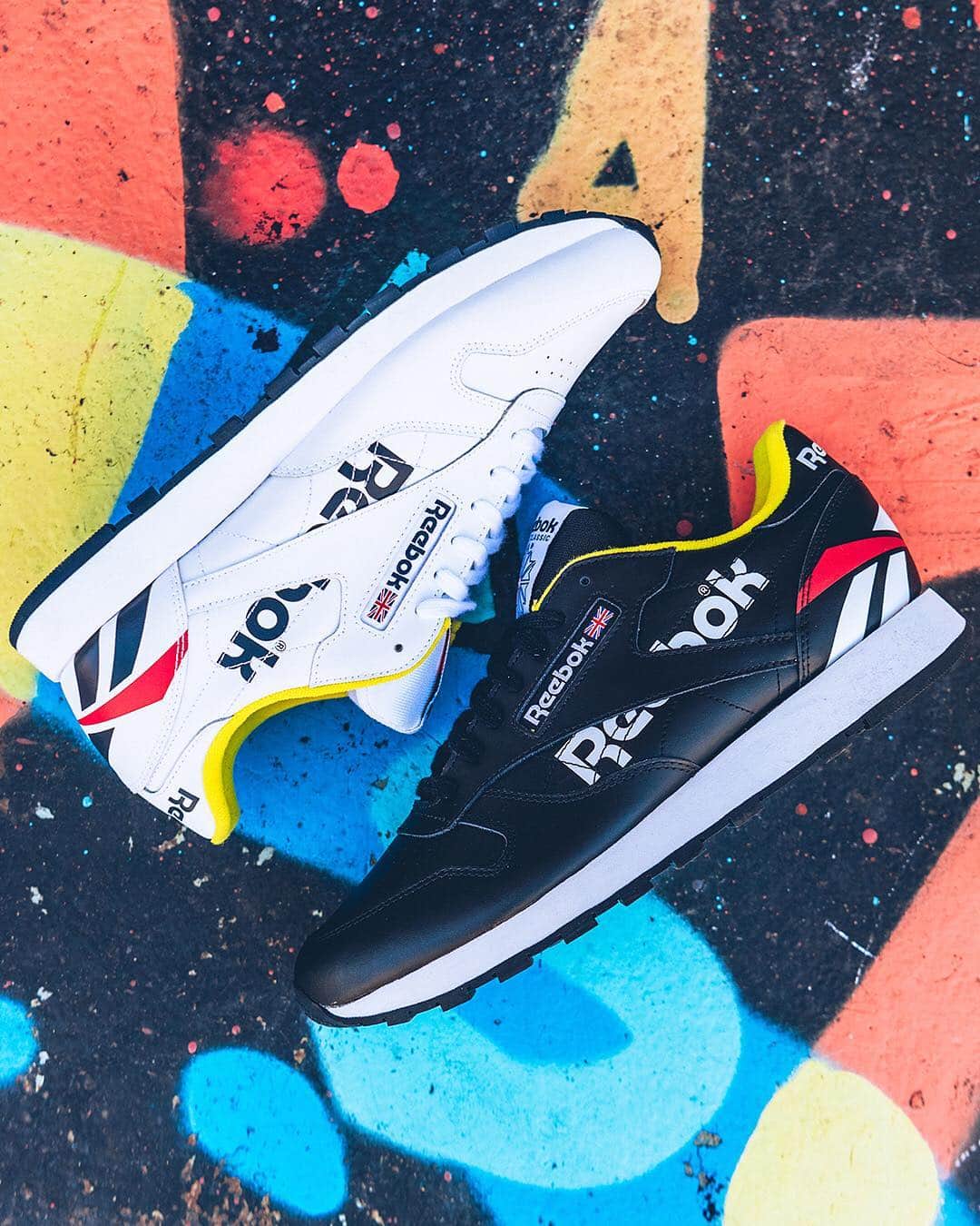 Foot Lockerさんのインスタグラム写真 - (Foot LockerInstagram)「With bold color blocking and textural overlays, @ReebokClassics hacked 80s icon celebrates those who alter the expected. #AlterTheIcons Available Now, In-Store and Online」4月5日 1時44分 - footlocker