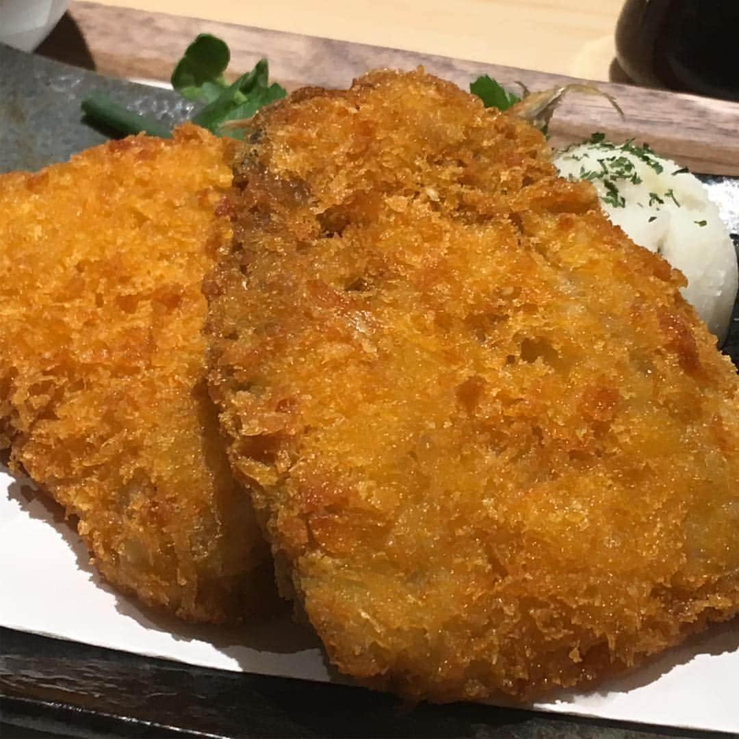 柳家さん生さんのインスタグラム写真 - (柳家さん生Instagram)「4/2昼ご飯だぁ〜吉祥寺食堂のアジフライ食べたぁ〜 #さん生 #吉祥寺 #食堂 #アジフライ」4月5日 12時40分 - waraiguma1957