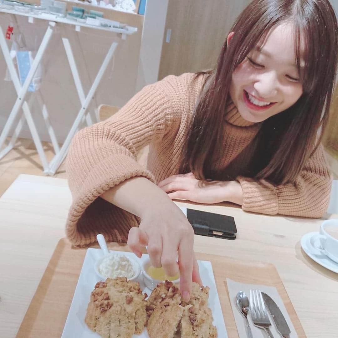 斉藤ひかりさんのインスタグラム写真 - (斉藤ひかりInstagram)「新潟市東区にあるカフェ ド レティ☕️💕 フレンチトーストもスコーンも本当に美味しかったです！😆 サクフワに感動してスコーンはお持ち帰りするくらい！笑✨  一緒にお茶してくださったのは海津ゆうこさんとKumy Esさん☺️ お仕事の話がとまらない❣️ 閉店時間まで長居してしまいましたが最後まで盛り上がっていましたよ(笑) 楽しい時間をありがとうございました！☺️ #新潟市東区 #カフェ #カフェドレティ #フレンチトースト #くるみのスコーン  #女子会 #大好きな2人」4月5日 11時08分 - hikarisaito1027