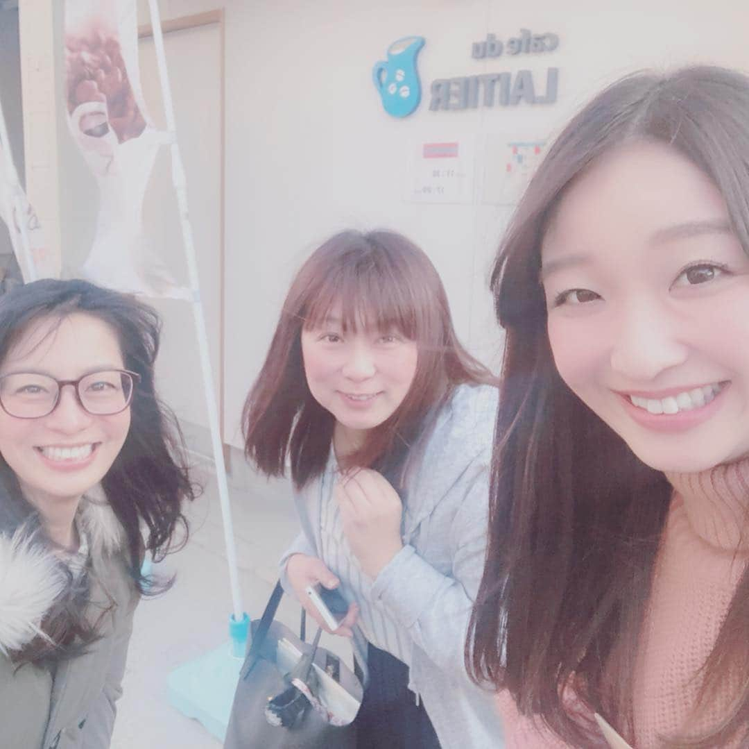 斉藤ひかりさんのインスタグラム写真 - (斉藤ひかりInstagram)「新潟市東区にあるカフェ ド レティ☕️💕 フレンチトーストもスコーンも本当に美味しかったです！😆 サクフワに感動してスコーンはお持ち帰りするくらい！笑✨  一緒にお茶してくださったのは海津ゆうこさんとKumy Esさん☺️ お仕事の話がとまらない❣️ 閉店時間まで長居してしまいましたが最後まで盛り上がっていましたよ(笑) 楽しい時間をありがとうございました！☺️ #新潟市東区 #カフェ #カフェドレティ #フレンチトースト #くるみのスコーン  #女子会 #大好きな2人」4月5日 11時08分 - hikarisaito1027