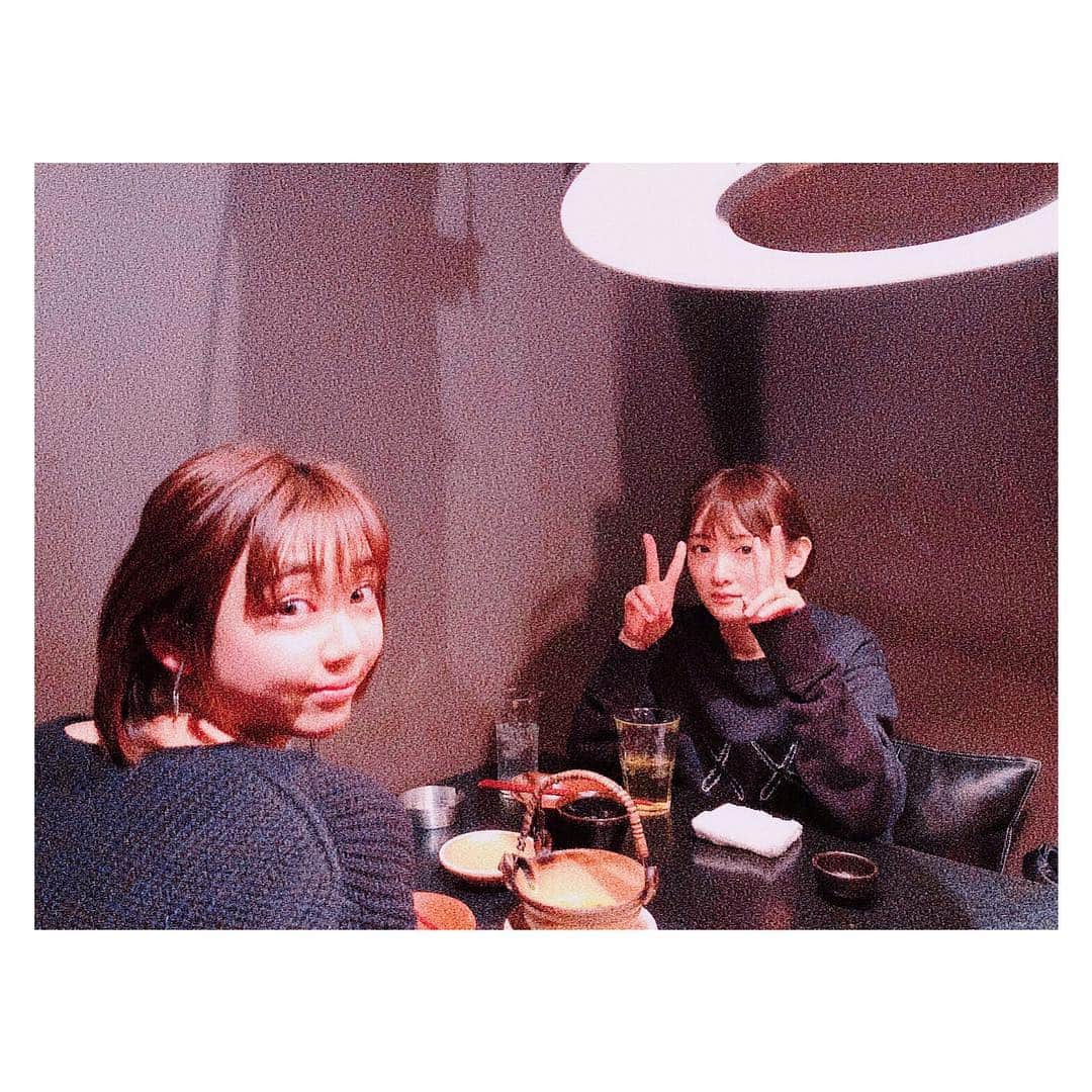 のインスタグラム：「久しぶりでもないけれどこの日を楽しみ仕事してた山谷。相当楽しかったのね、帰ってきてからもウキウキしてなかなか寝つけなかったのは内緒ね^ ^  #生駒里奈 #山谷花純 #肉 #お腹いっぱい」