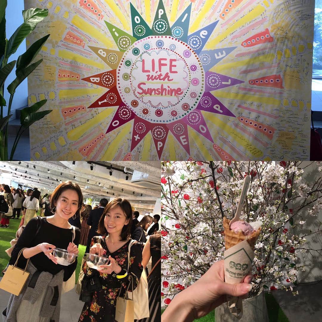 小橋めぐみのインスタグラム：「あやちゃんと、BIOPLE FESへ。 今回のテーマは、 LIFE with sunshine☀️ スリーツインズのアイスで始まり、 greenの、これぞ夏！と思う新色や、 日焼けによるダメージ用のオイルや、紫外線対策の美容液、 冷房効き過ぎてしまう時のお供にもなるソックス、果てはお洒落な虫除けまで…！ もう、夏が待ち遠しくなってしまうような、これさえあれば夏大丈夫！ と思うものばかりで🌈 あやちゃんとウキウキしながら会場を回ったのでした。 #bioplefes  #ビープルフェス  #blumeedena  #めぐりソックス #threetwinsicecream #greenmanucurist」