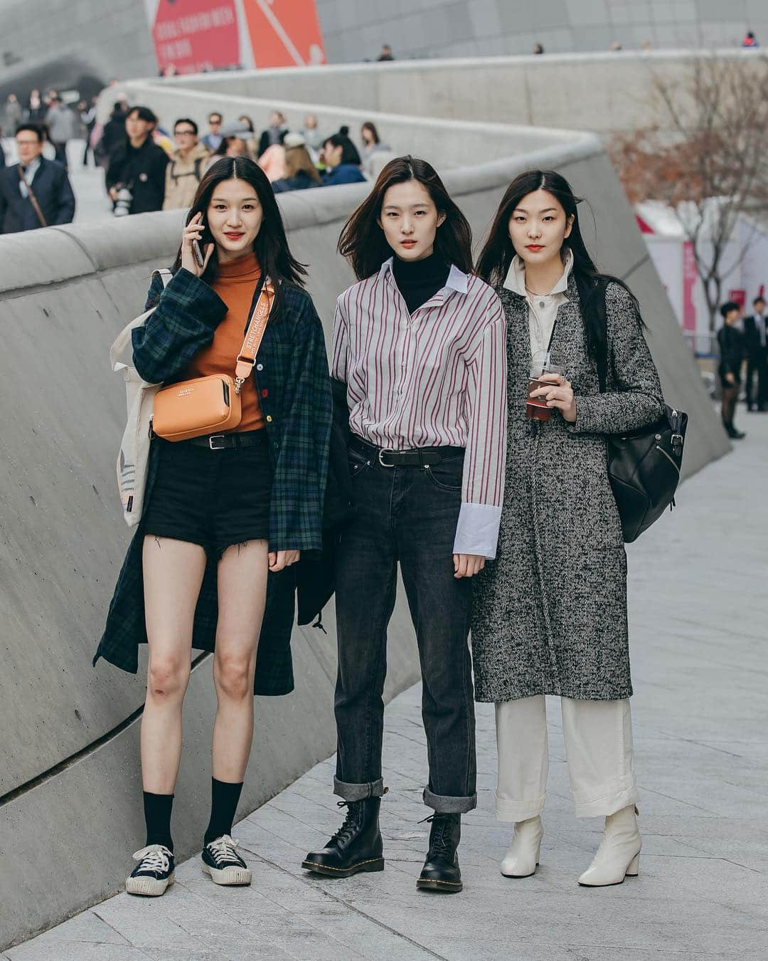 가로수길 , Seoulさんのインスタグラム写真 - (가로수길 , SeoulInstagram)「Seoul Street Fashion Style 📸 @jaylim1 💥💥 모델 하나령,서현님 . . #写真 #モデル #フィルム #ファッション #フォトグラファー #ストリートファッション #파리 #東京 #서울패션위크 #sfw #오오티디 #nyc #london #패션스타그램 #newyork #nyfw #셀카 #portrait #seoulFashionWeek #street #streetfashion #streetphoto #가로수길 #이태원 #사진 #스트릿패션 #모델 #tokyo #nyfw #pfw」4月5日 12時14分 - jaylim1