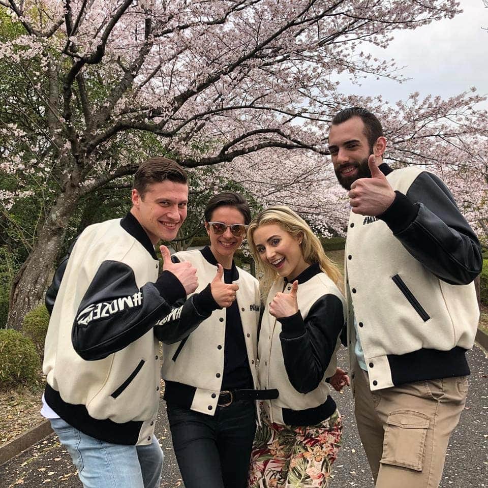 アレクサンドル・エンベルトさんのインスタグラム写真 - (アレクサンドル・エンベルトInstagram)「Day off! And yes, we are still in Japan! 🇯🇵🇺🇸🇷🇺🗻 #tokio #japan #figureskating #zabijakoenbert #mozerteam #wtt #wtt2019」4月5日 12時11分 - aleksandr_enbert