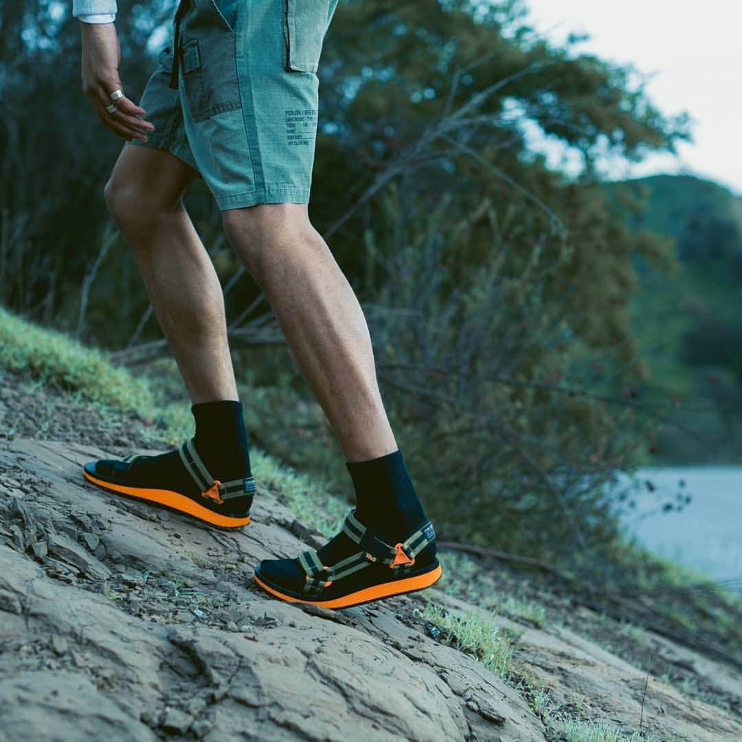 パブリッシュブランドさんのインスタグラム写真 - (パブリッシュブランドInstagram)「Our exclusive original premier sandal with @Teva is available now. The capsule includes a tee, jogger, and sandal. #TevaxPublish . . . . . #rivermeetsstreet #outdoors #tevasandal #jogger #joggerpant #collab #streetwear #lookbook」4月5日 12時17分 - publishbrand