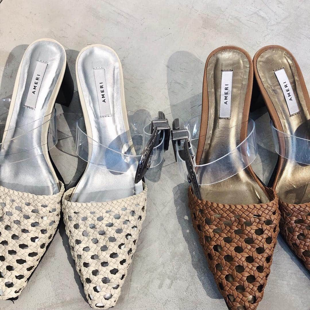 Ameri VINTAGE LUMINE SHINJUKUさんのインスタグラム写真 - (Ameri VINTAGE LUMINE SHINJUKUInstagram)「. 【NEW ARRIVAL】 . BRAID UPPER HEEL BRN / WHT S / M / L ¥18,500 (+tax) . バックルが目を惹く涼しげなシューズは ヒールが太く安定感があるので 高さ7㎝ありますが とても履きやすい一足です✨ . アッパー部分は柔らかい為、痛くなりにくいのもポイント。 . 是非店頭でお試しくださいませ。 . . #amerivintage #ameri #shoes #heels #spring #shinjuku #lumine2」4月5日 12時25分 - ameri_shinjuku