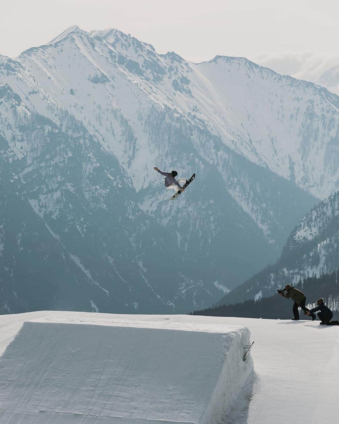 藤森由香のインスタグラム：「Thought I’d celebrate 20 years of @absolutpark with a classic.....back5indy in my favorite park . Shot by @kaatdm #xxyears #absolutpark」