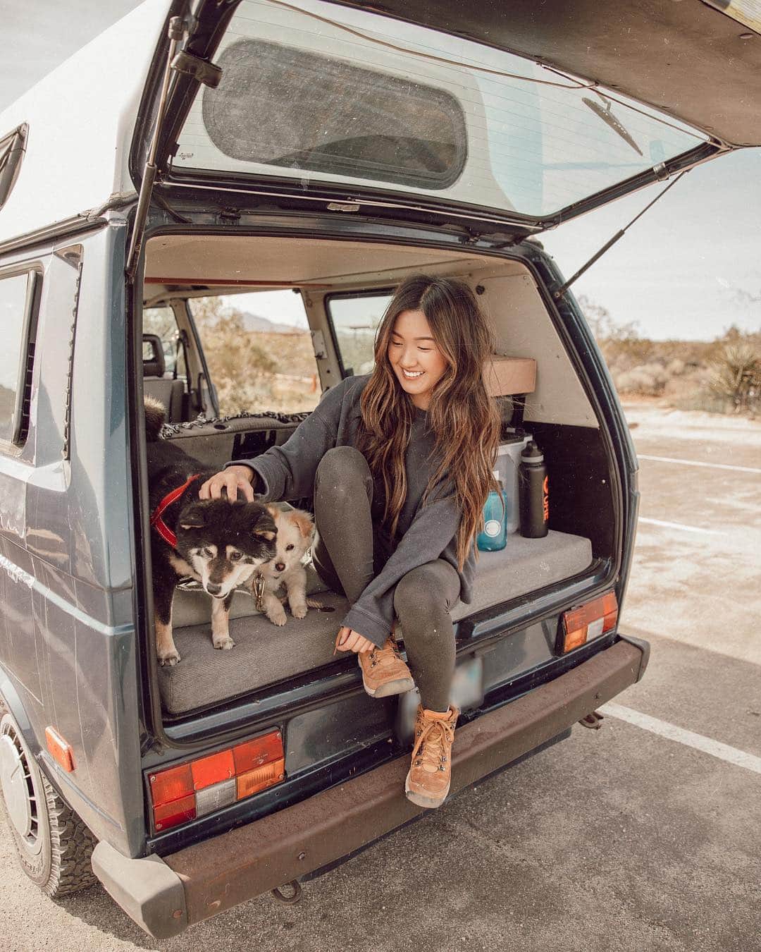 W E Y L I Eのインスタグラム：「Matching with my van 💙 Wearing the @proof_collective reconstructed sweatshirt in blue moon 🌙 I wear a size XS for reference! If you’re new here, Proof is made in LA out of ethically sourced fabrics that use low impact garment dyes that is easier on the environment. Their clothing is made of 100% organic cotton and hemp blends! They’re my favorite brand for quality basics (as I’m sure y’all already know because this is all I wear 😂)」