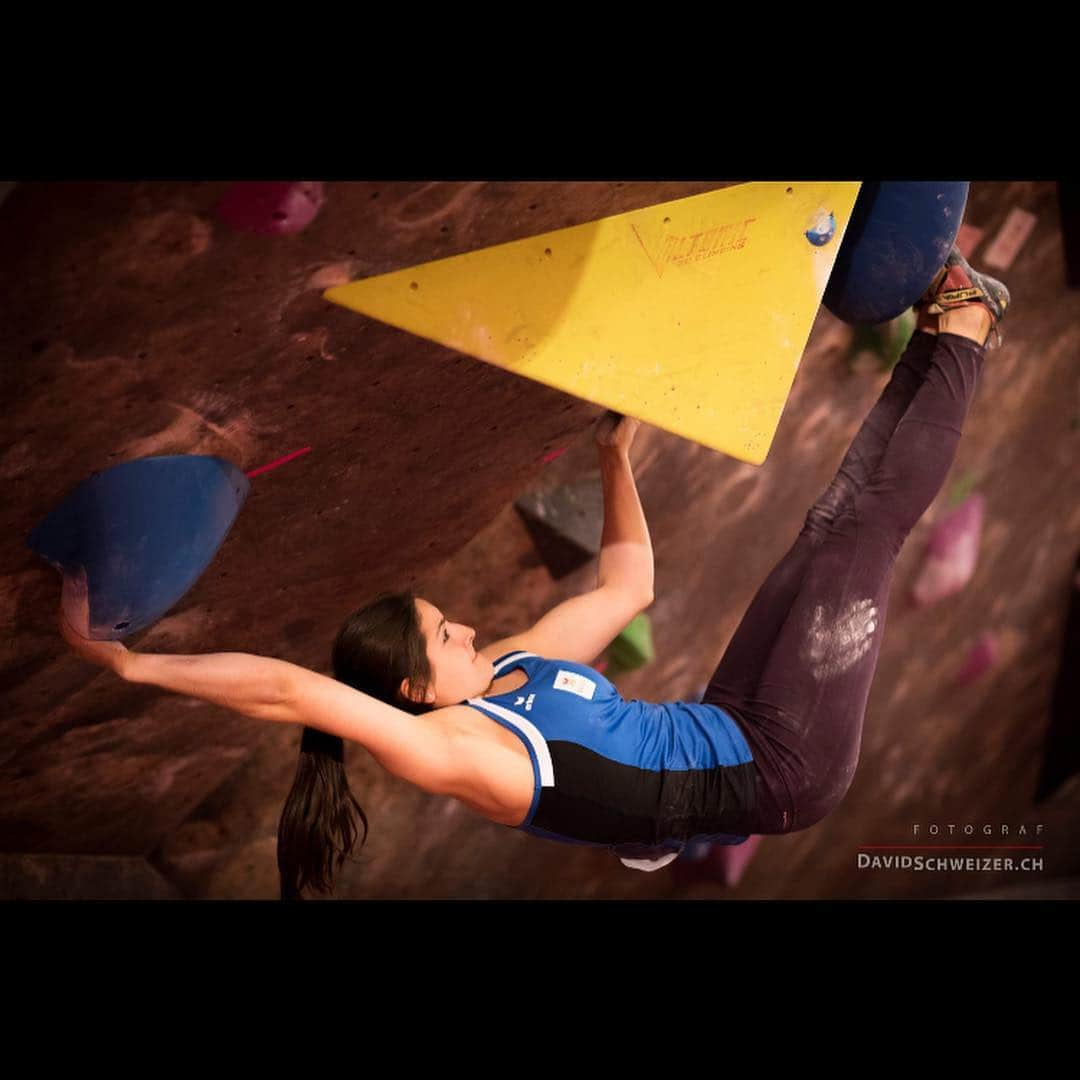 レベッカ・ストッツさんのインスタグラム写真 - (レベッカ・ストッツInstagram)「Always so much fun to climb at @minimumbouldering huge thanks to the gym, setters, judges and everyone else who helped to make this competition possible 🙏 i really enjoyed to climb  And thanks for the great pictures @vladek_zumr @daverousd @davidschweizer.ch  And good luck to all my friends competing in meiringen this weekend 💪🏼✊🏼 Hopp 🇨🇭 @baechlibergsport @blackdiamond @scarpa_de  #bouldern #climbing_lovers #bouldering_pictures_of_instagram #climbing #boulderlife #climb #competition #makeithappen #hoppschwiiz」4月5日 3時31分 - rebekka_stotz