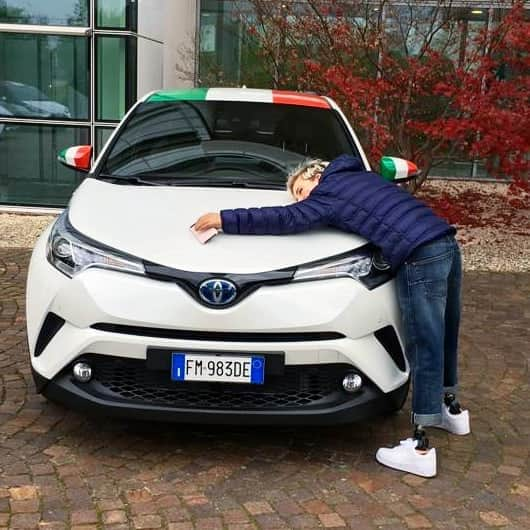 ベアトリーチェ・ヴィオさんのインスタグラム写真 - (ベアトリーチェ・ヴィオInstagram)「La mia "freccia" tricolore preferita 😍😁🚘 . . @toyota_italia #ToyotaTeam #StartYourImpossible #ad #toyota」4月5日 3時36分 - bebe_vio