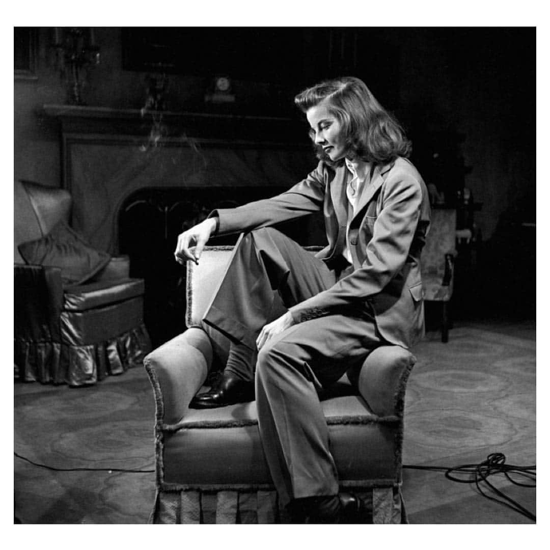 ナタリア・コルドバ・バックリーのインスタグラム：「As for me, prizes are nothing. My prize is my work. ~Katharine Hepburn 👑🐐」
