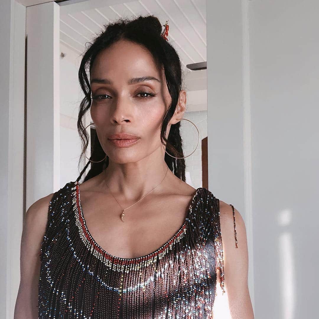 Vogue Beautyさんのインスタグラム写真 - (Vogue BeautyInstagram)「An absolutely stunning beauty look on Lisa Bonet at last night's #GameofThrones premiere. #regram @ninapark」4月5日 3時57分 - voguebeauty