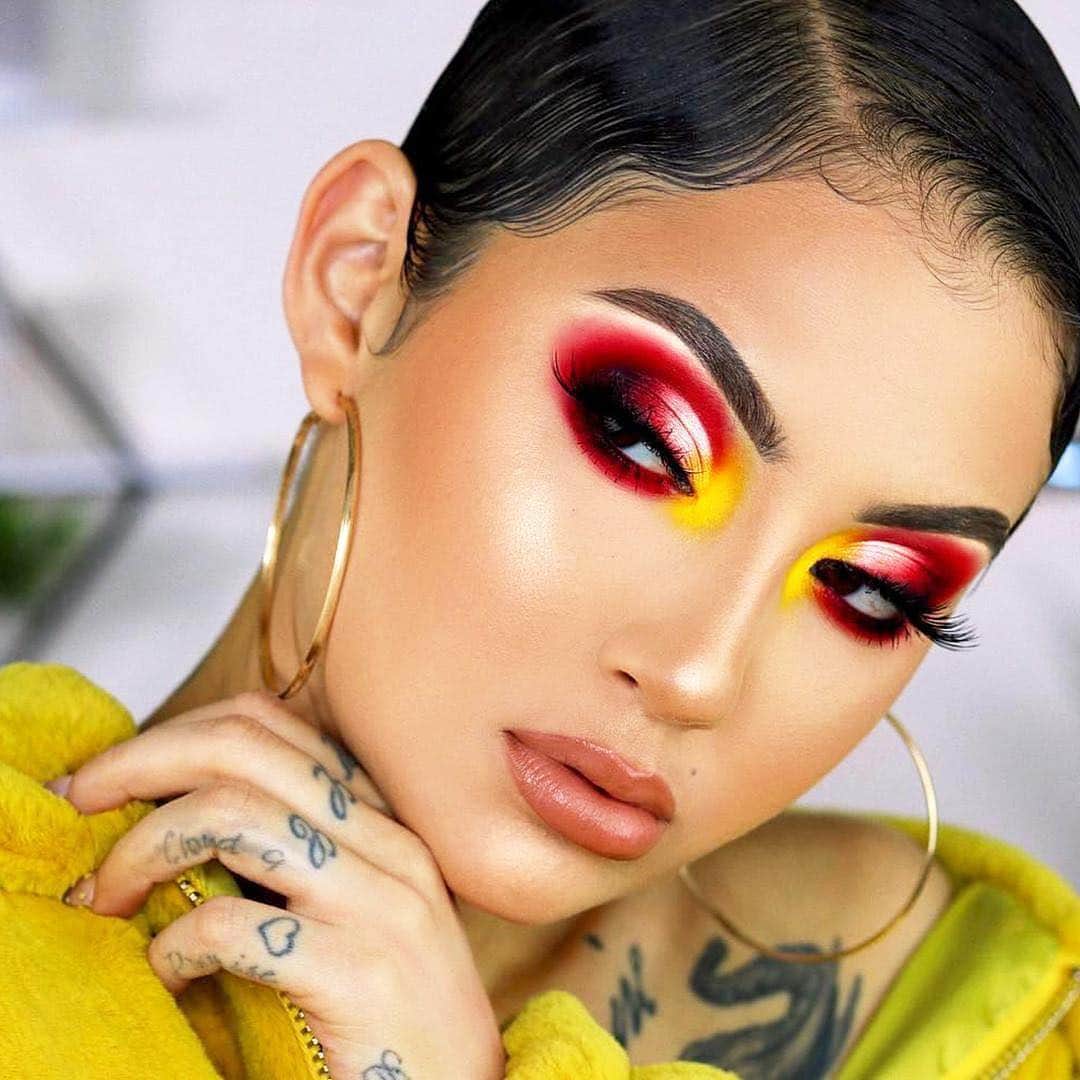 BH Cosmeticsさんのインスタグラム写真 - (BH CosmeticsInstagram)「Warmer weather calls for warmer eyes!🔥👁 We're melting over @ashghotcakess and this smoked out look from our @daisymarquez_ palette.🧨 Link in bio to shop! #bhcosmetics #bhdaisymarquez #crueltyfreemakeup」4月5日 4時00分 - bhcosmetics