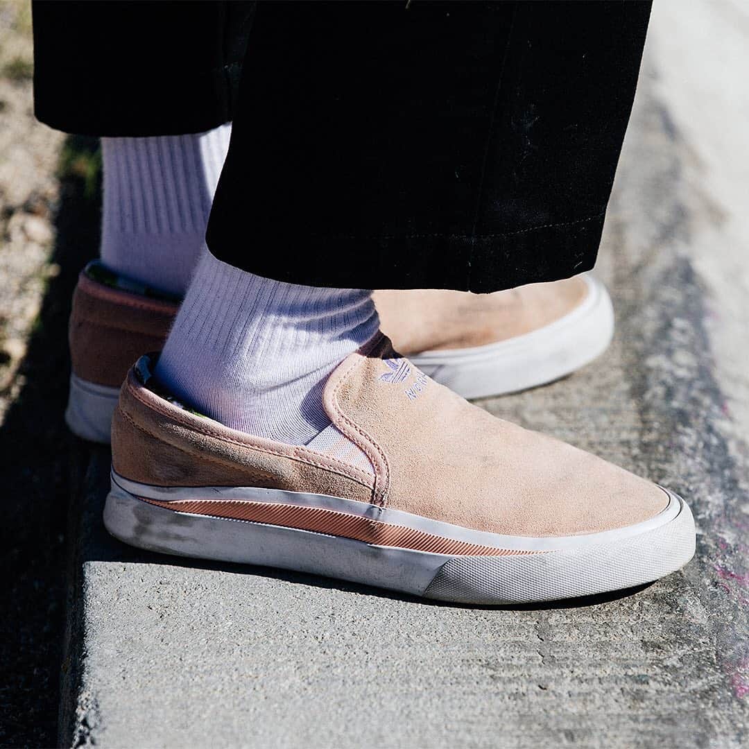 adidas Skateboardingさんのインスタグラム写真 - (adidas SkateboardingInstagram)「Nora’s take on Sabalo /// Combined with @noravexplora’s artwork, the Sabalo Slip is a perfect combination for her signature colorway. In stores now.  #adidasSkateboarding x #adidasSabalo」4月5日 4時05分 - adidasskateboarding
