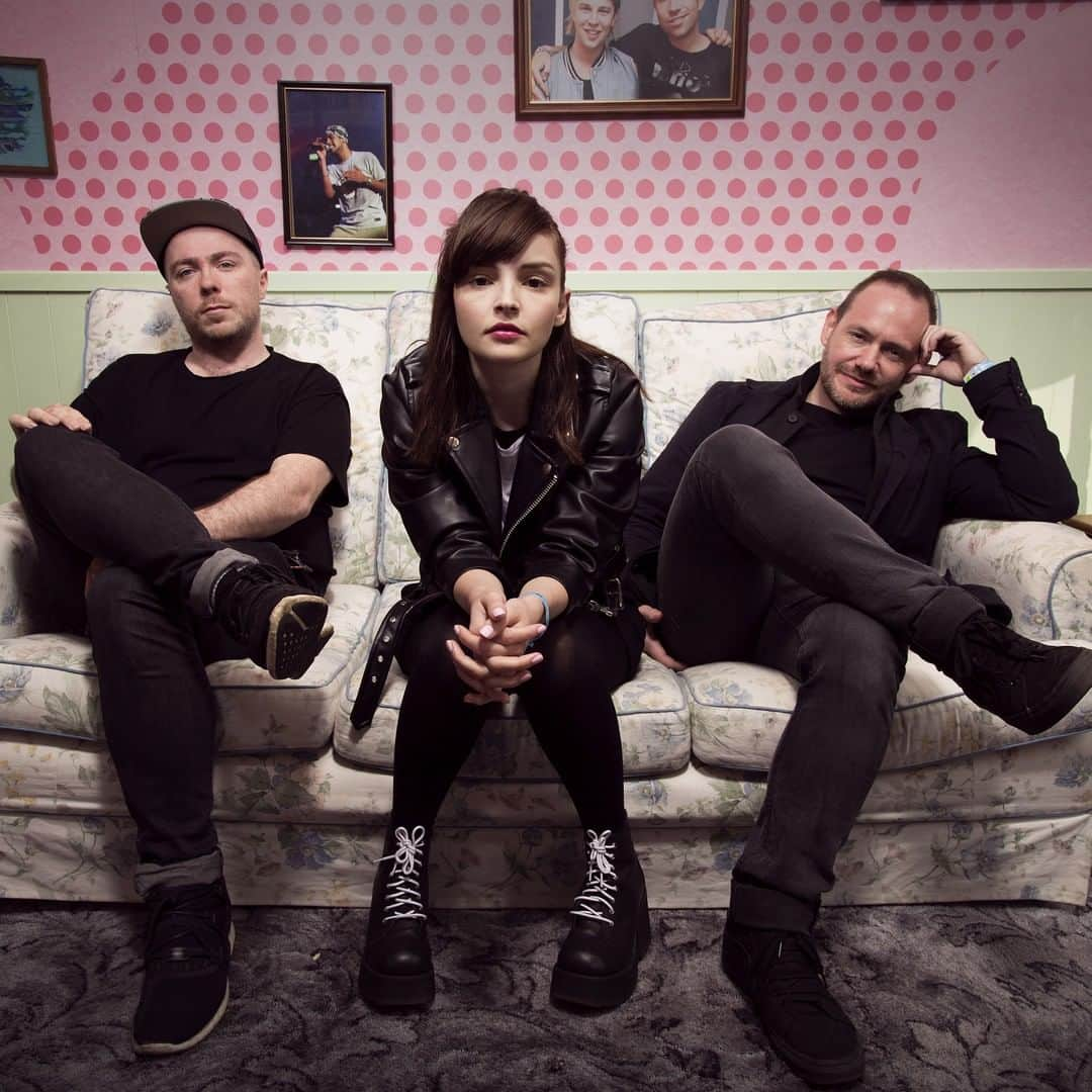 BBC Radioさんのインスタグラム写真 - (BBC RadioInstagram)「Still loving the photos of @chvrches at Radio 1's Big Weekend in Exeter 💗」4月5日 4時06分 - bbcradio1