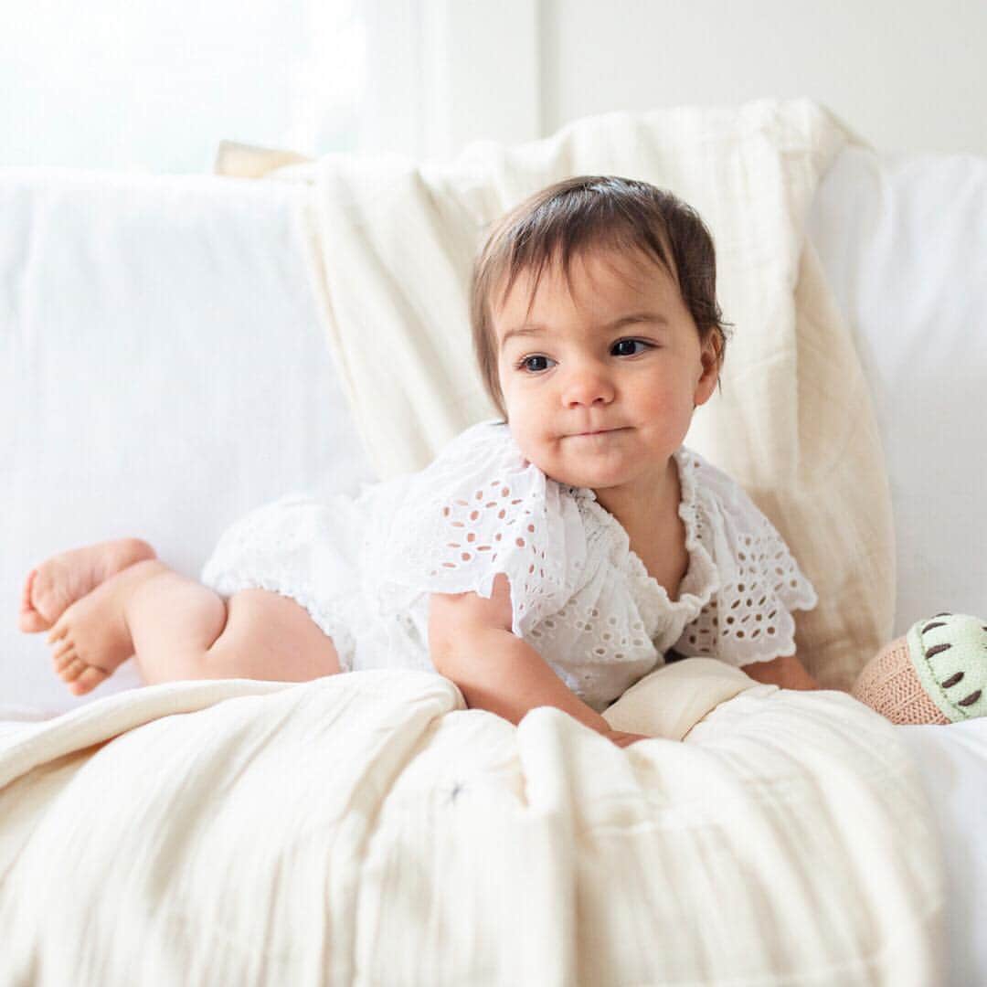 The Little Marketさんのインスタグラム写真 - (The Little MarketInstagram)「New gifts for little ones! Shop hand-stitched blankets, swaddles, and bibs made from organic cotton muslin at thelittlemarket.com. Each purchase supports artisan women in India.」4月5日 4時09分 - thelittlemarket