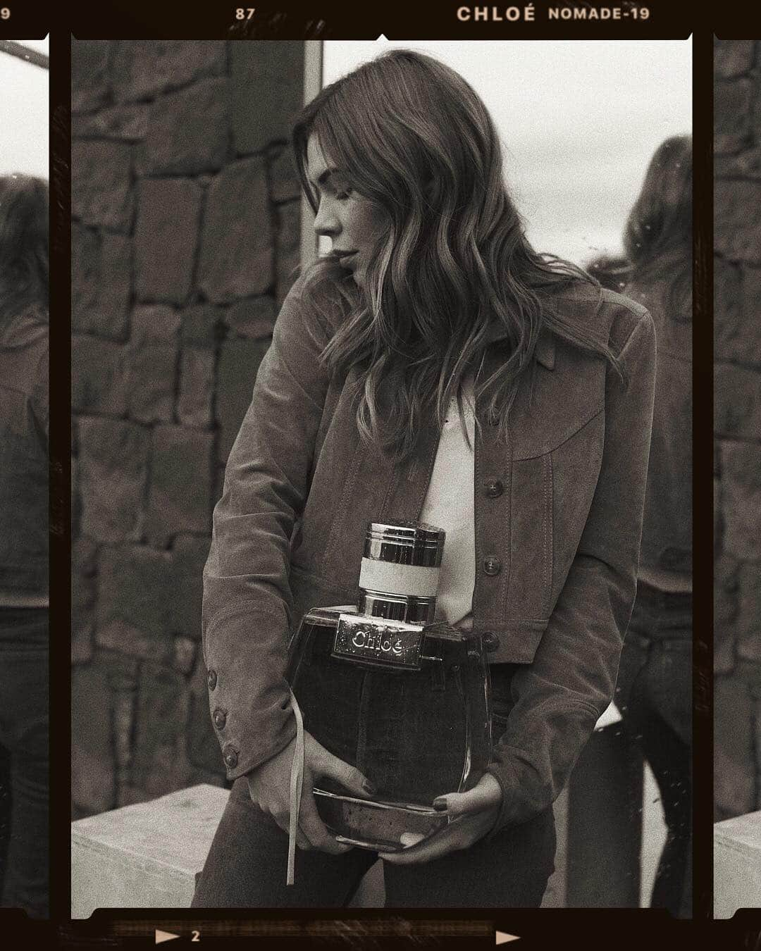 コートニー・ハルヴァーソンさんのインスタグラム写真 - (コートニー・ハルヴァーソンInstagram)「I fell in love with Chloé’s fragrances years ago. Their latest iteration of Nomade is so airy and luminous smelling, with oakmoss, fresia, and surprisingly enough lychee. It smells of summer and long days fading into warm nights. Where would you wear Nomade eau de toilette to? @chloe @sephora #chloenomade #chloegirls #ad」4月5日 4時14分 - prettylittlefawn