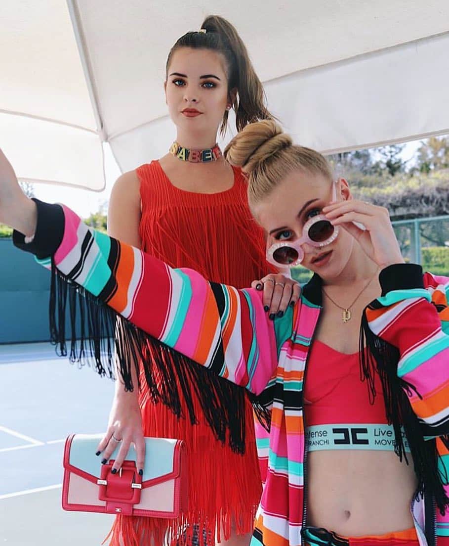 Brooke Marie Hylandさんのインスタグラム写真 - (Brooke Marie HylandInstagram)「Hope your day is as BRIGHT as these outfits 🌈」4月5日 4時34分 - brookehyland