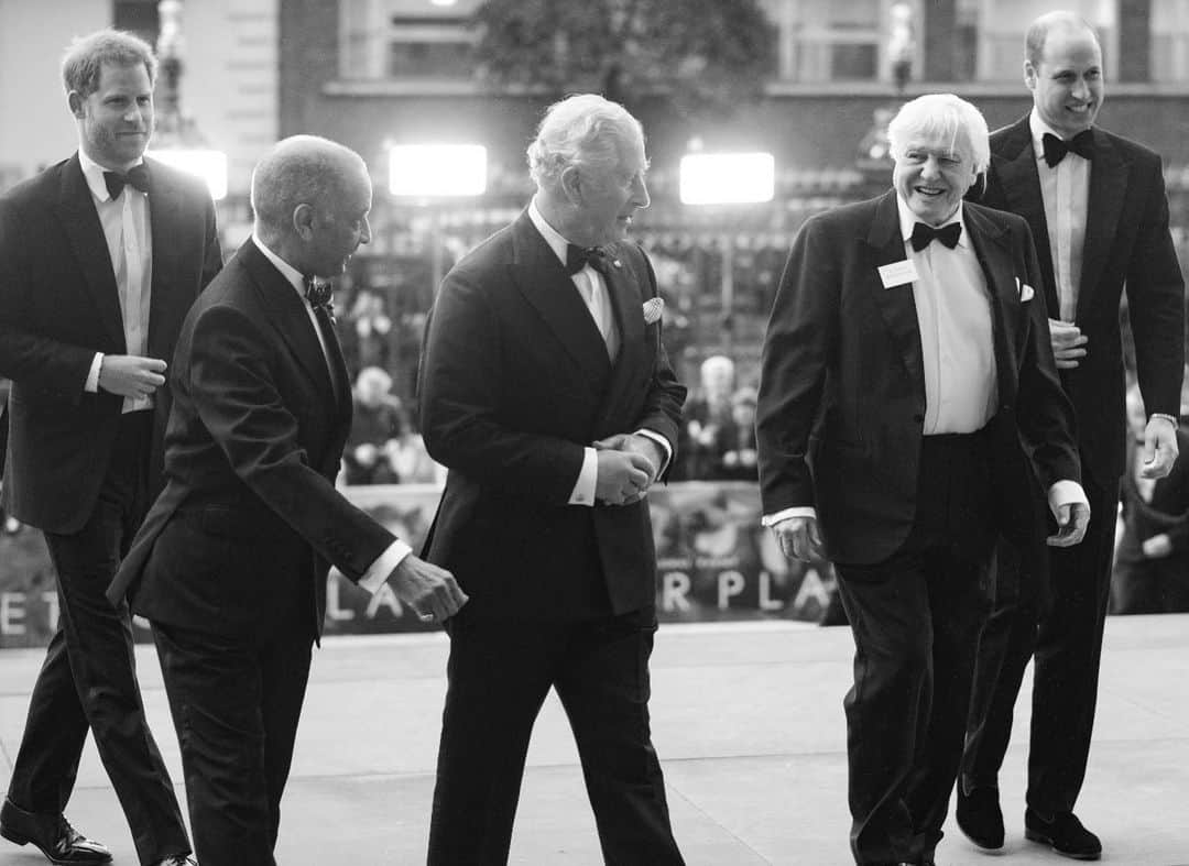 クラレンス邸さんのインスタグラム写真 - (クラレンス邸Instagram)「The Prince of Wales, The Duke of Cambridge and The Duke of Sussex arrive at the global premiere of "Our Planet" at the Natural History Museum in London – a new series on @netflixuk & @netflix narrated by Sir David Attenborough. Their Royal Highnesses are attending the premiere to highlight the threat of climate change and the need for all generations to work together in order to maintain our natural environment. The Prince of Wales has been an environmental leader for nearly 51 years and is attending the premiere in his capacity as President of @wwf_uk.」4月5日 4時37分 - clarencehouse