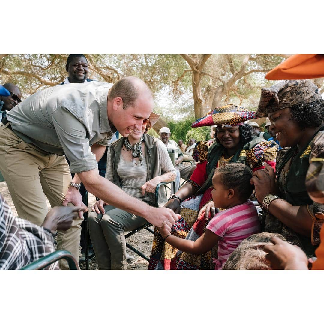 ウィリアム（ケンブリッジ公）さんのインスタグラム写真 - (ウィリアム（ケンブリッジ公）Instagram)「🌍 A multi-generational effort is required to highlight the threat of climate change and ensure we maintain our natural environment.  The Prince of Wales, The Duke of Cambridge and The Duke of Sussex attended the Global Premiere of Netflix’s ‘Our Planet’, where they were greeted by Sir David Attenborough, voice of @OurPlanet — swipe to watch The Duke of Cambridge in conversation with Sir David Attenborough on the urgent challenges and opportunities facing the next generation of environmental leaders.  Supporting communities to protect their natural environment for future generations has been one of The Duke of Cambridge's key priorities for a number of years. Through the Royal Foundation in 2012 The Duke founded United for Wildlife, an unprecedented collaboration between seven of the world’s most influential conservation organisations — all working together to #EndWildlifeCrime.  Follow @UnitedforWildlife to learn more about their work. 📷PA / Royal Communications」4月5日 4時49分 - princeandprincessofwales