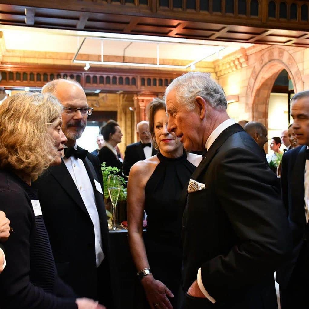 ロイヤル・ファミリーさんのインスタグラム写真 - (ロイヤル・ファミリーInstagram)「Tonight, The Prince of Wales, The Duke of Cambridge and The Duke of Sussex attended the global premiere of "Our Planet" at the Natural History Museum in London. Their Royal Highnesses were highlighting the multi-generational effort required to highlight the environmental challenges the world faces.  The new @netflixuk & @netflix series is narrated by Sir David Attenborough who also attended the premiere.  TRHs met guests at a reception and The Prince of Wales gave a speech in which he said: "It has given me great pride to see how both my sons, in different ways have taken up the cause of restoring the balance of Nature." The Duke of Cambridge founded “United for Wildlife” and The Duke of Sussex has long championed conservation work, especially in Africa as President of African Parks and Patron of Rhino Conservation Botswana. The @QueensCanopy was set up to protect forestry projects around the Commonwealth in Her Majesty's reign.  The Duke of Edinburgh was the first President of @wwf_uk until 1982 and then President of WWF-International @wwf from 1981 to 1996. He is now President Emeritus for WWF. Find out more @clarencehouse @kensingtonroyal and @sussexroyal」4月5日 4時42分 - theroyalfamily