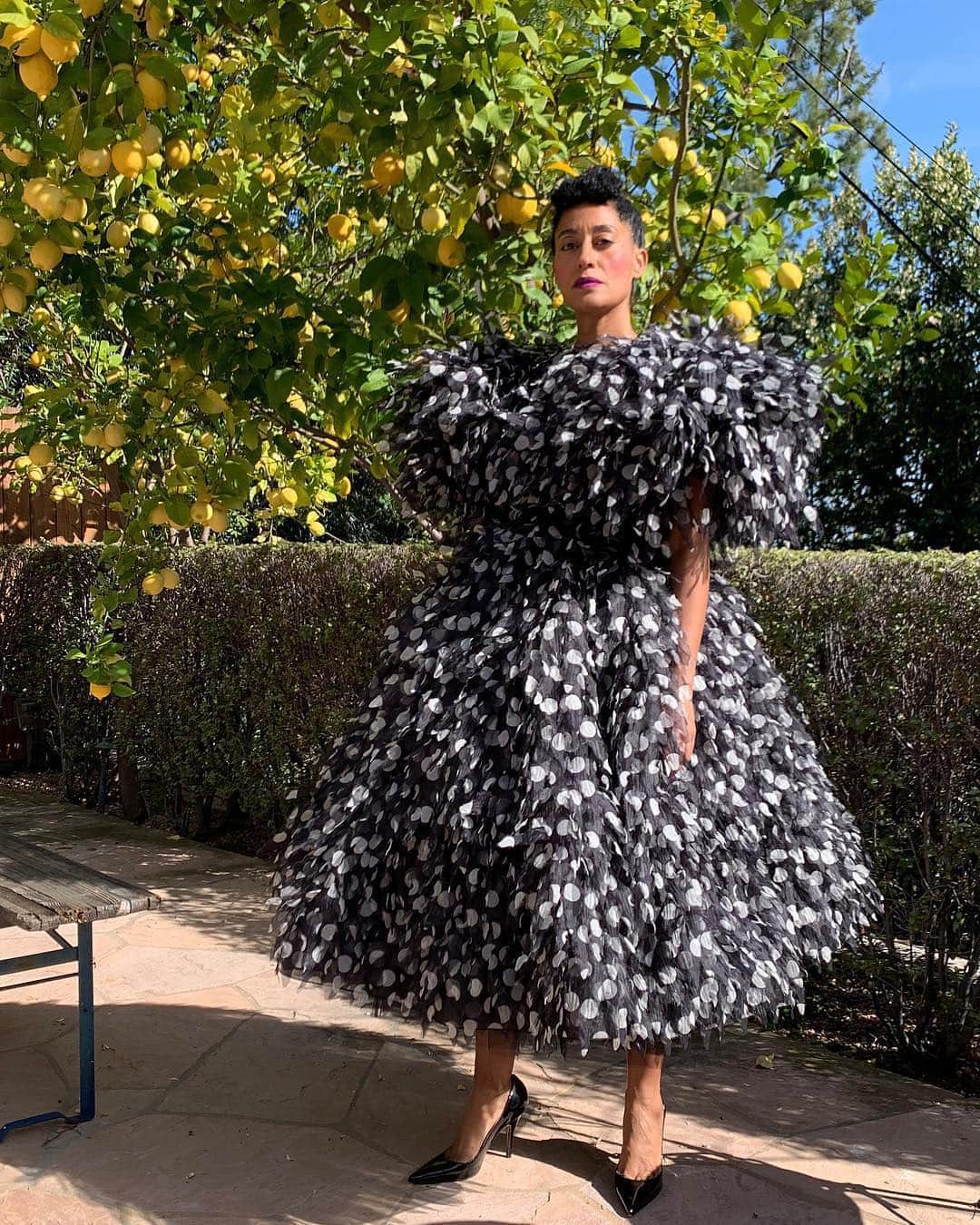 Fashion Weekのインスタグラム：「All dressed up and ready to go. ✨ #TBT to this magic moment #TraceeEllisRoss wearing @marcjacobs for the #NAACPImageAwards, styled by @thewallgroup stylist @karlawelchstylist. 📸 @karlawelchstylist」