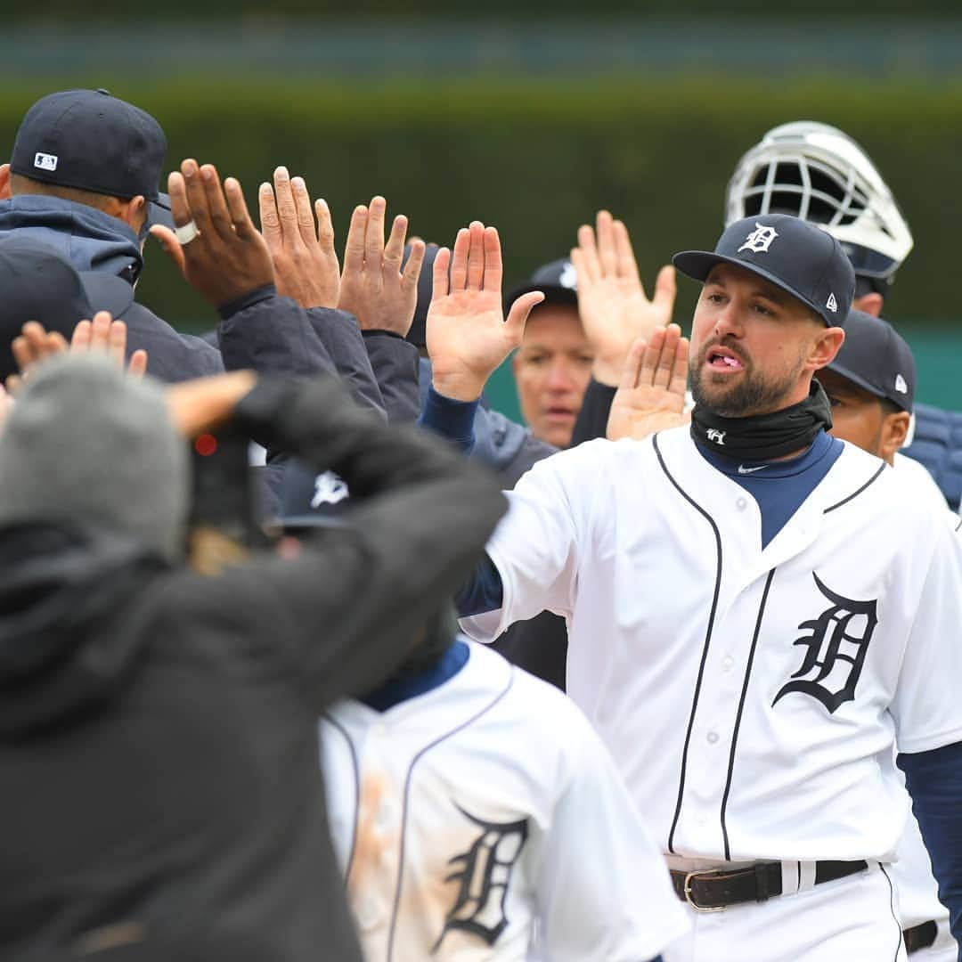 デトロイト・タイガースさんのインスタグラム写真 - (デトロイト・タイガースInstagram)「A #Tigers win makes #OpeningDayDET that much sweeter.」4月5日 5時42分 - tigers