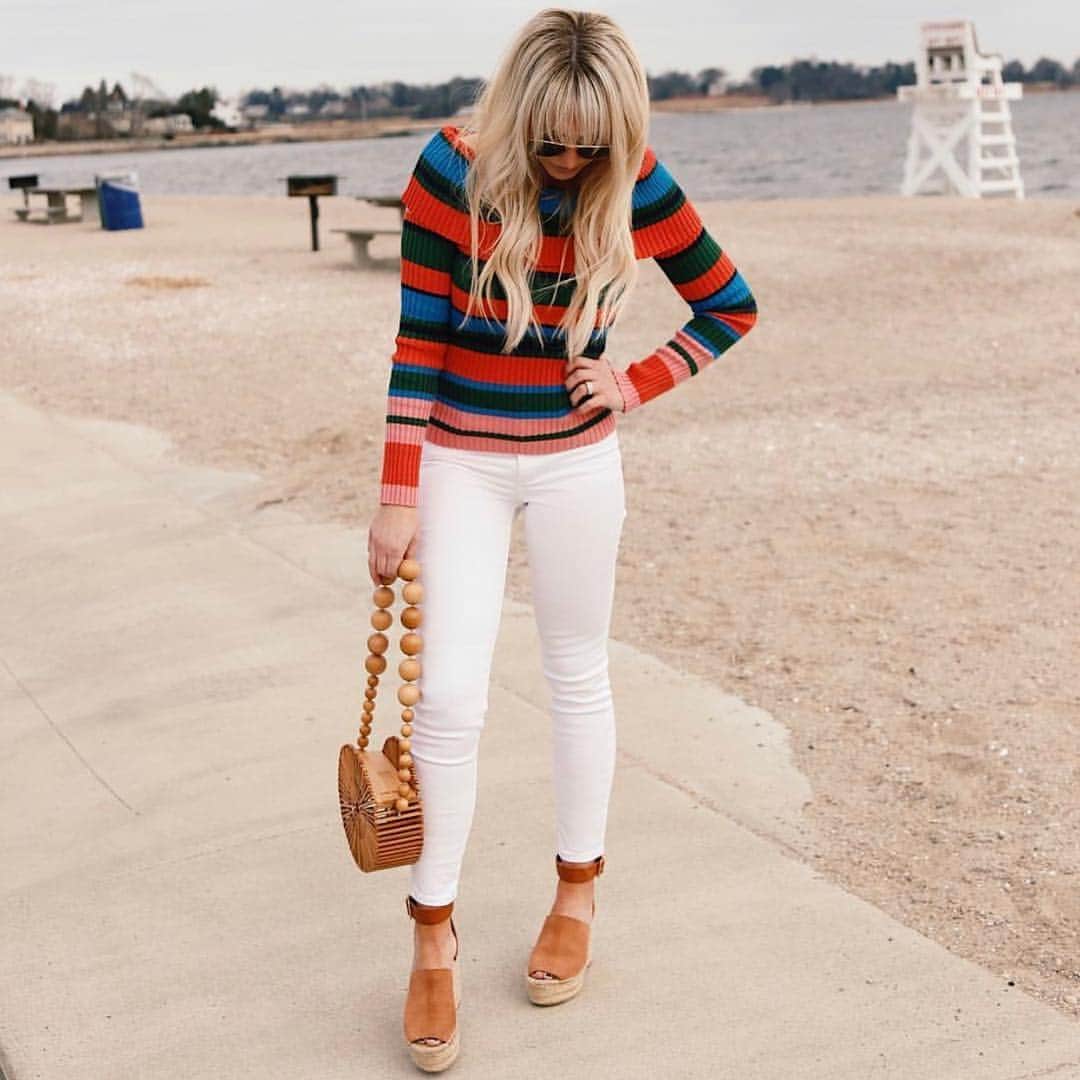 エラモスのインスタグラム：「We’re loving Jenna Crandall’s take on our jeans! Shop now at Bloomingdales.com.」