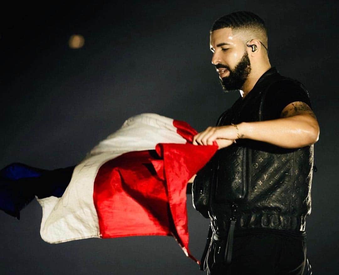 Vogue Runwayさんのインスタグラム写真 - (Vogue RunwayInstagram)「We think @champagnepapi looks like a million bucks—and this claim isn't unfounded. In a five-and-a-half-minute video breaking down the outfit costs of the rapper’s OVO crew. Drake himself wore an $11,000 custom Brioni jacket, slick Tom Ford pieces including a $2,000 black turtleneck and trousers, which cost “a rack” (a.k.a. $1,000) and $15,000 crocodile. As for the bling, Drake wore a simple custom diamond chain (a single strand!) for $200,000 and a Richard Mille RM 69 watch that was originally a woman’s watch but made for Drake in a men’s size. That hunk of blinding shine cost a pretty $750,000. ⁣ ⁣ This particular look marks a turning point for the rapper—not because of its astronomical price tag but due to the no-fuss, high-quality garb. While other rappers are drowning in logos, Drake seems comfortable paring it back. Tap the link in our bio to see how his style has changed over the years. ⁣ Photographed by @theo.skudra」4月5日 6時23分 - voguerunway