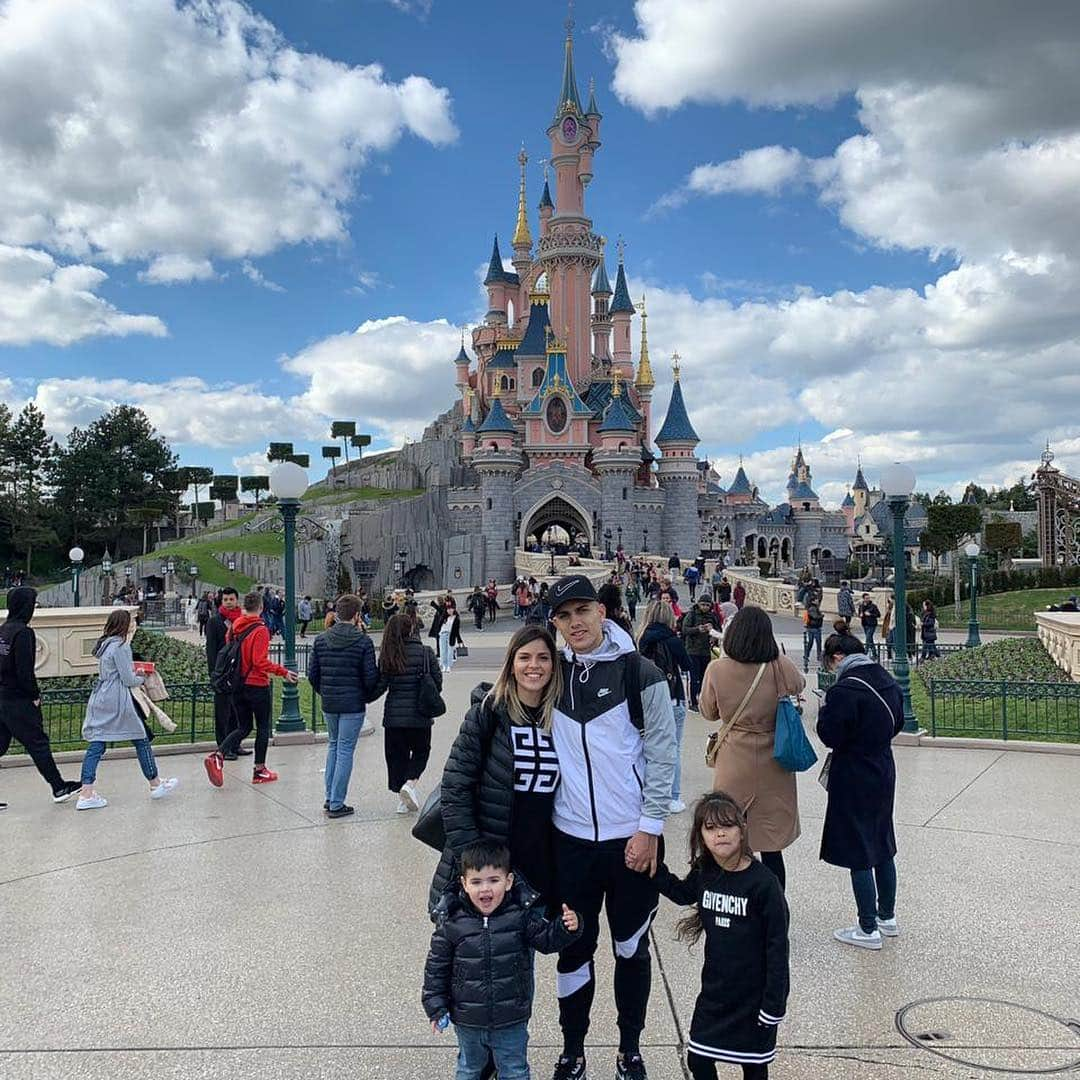 レアンドロ・ダニエル・パレデスさんのインスタグラム写真 - (レアンドロ・ダニエル・パレデスInstagram)「Muchas gracias a @disneylandparis ❤️👏🏽 #disneylandparis」4月5日 6時34分 - leoparedes20