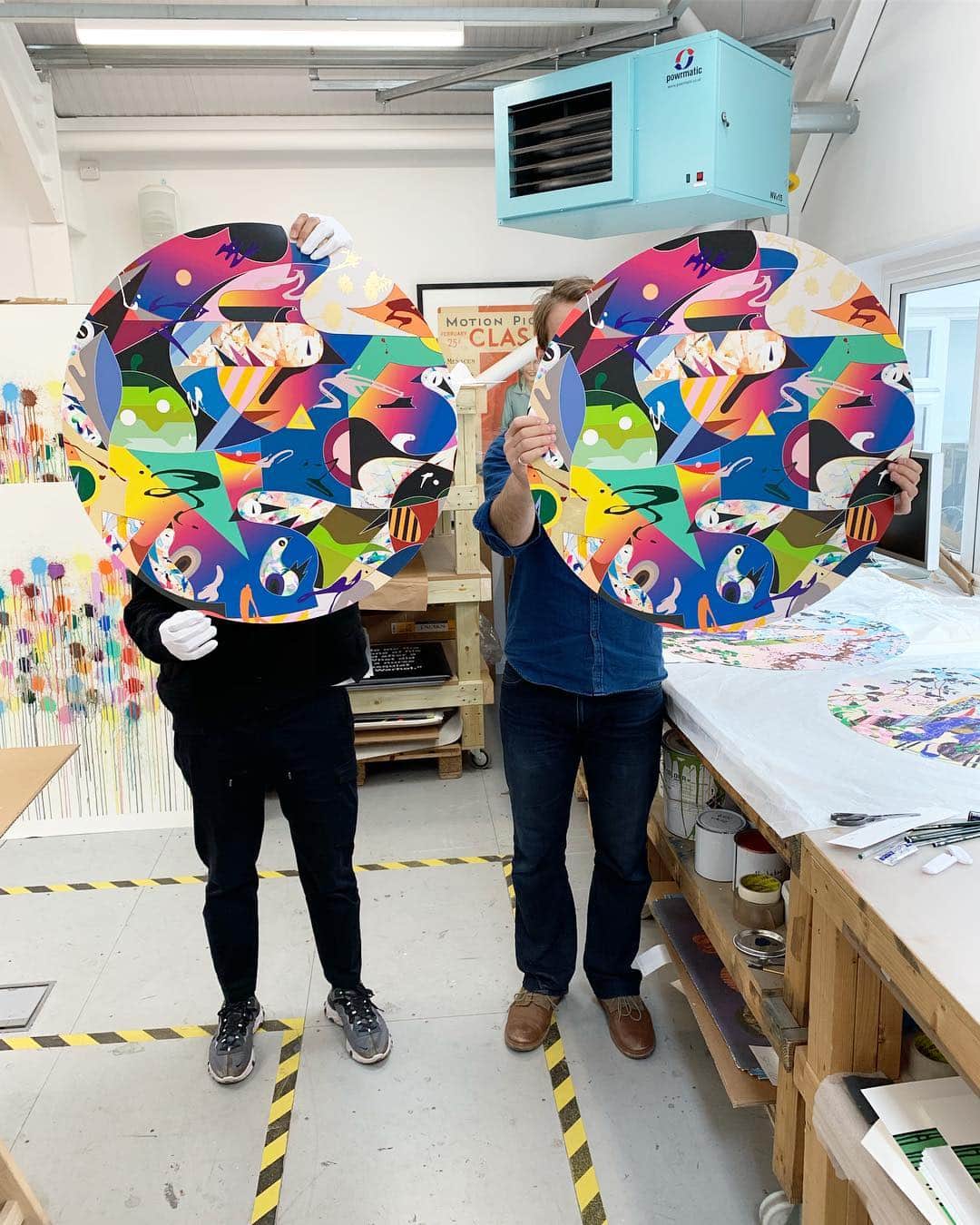 松山智一さんのインスタグラム写真 - (松山智一Instagram)「In London to sign 2 prints soon to be a global release in 2 weeks with @avant.arte @avantcollecting  ひさしぶりに本気な版画作品、ロンドンの工房で製作しEUの版元から出版します。」4月5日 6時27分 - tomokazumatsuyama