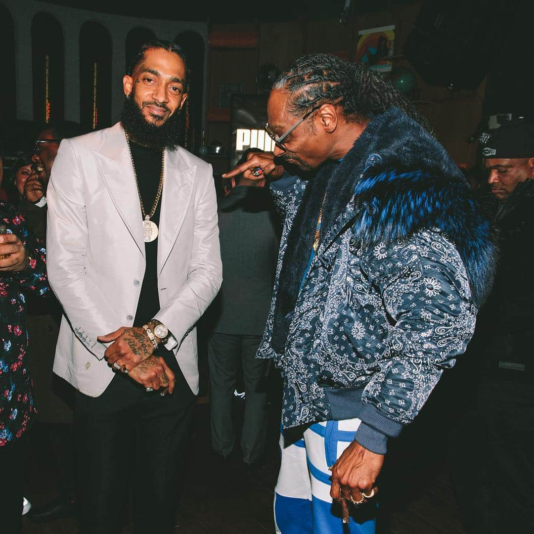 スヌープ・ドッグさんのインスタグラム写真 - (スヌープ・ドッグInstagram)「You were and will allways be the one ☝🏾 Thank god for your mother for giving us you  @nipseyhussle 💙🙏🏽🕊🕊✌🏾」4月5日 6時55分 - snoopdogg