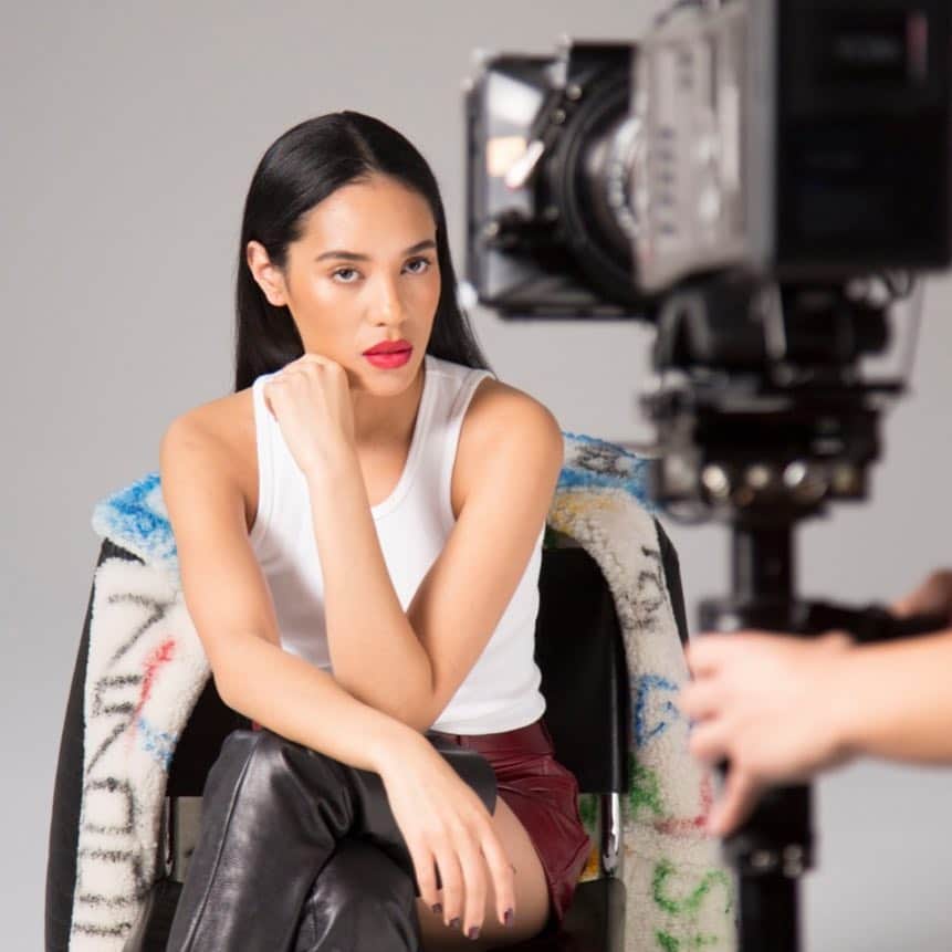 Smashboxのインスタグラム：「"Don’t ever second guess your intuition - if it says go, just go." @alealimay #BehindEveryGreatFace #SmashboxPrimer」