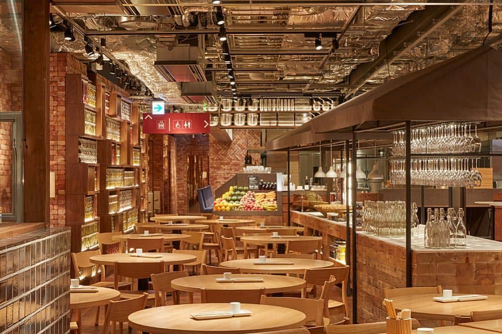 MUJI USAさんのインスタグラム写真 - (MUJI USAInstagram)「We are pleased to announce the opening of MUJI GINZA, the global flagship and largest MUJI store in the world. Each floor is filled with its own charming features, coming together to present to you the new MUJI store. ———— *B1: MUJI Diner *1FL-5FL: MUJI GINZA Flagship Store *6FL: ATELIER MUJI GINZA *6F-10FL: MUJI HOTEL GINZA ———— MUJI GINZA aims to be a place of exploration and facilitate the formation of new connections. We've gathered products and services that are necessities in our daily lives to spread the idea of a Simple, Pleasant Life from Ginza to the world. We look forward to serving those that visit MUJI GINZA. #muji #mujiusa #mujiginza #ginza #mujihotel #mujihotelginza」4月5日 7時15分 - mujiusa