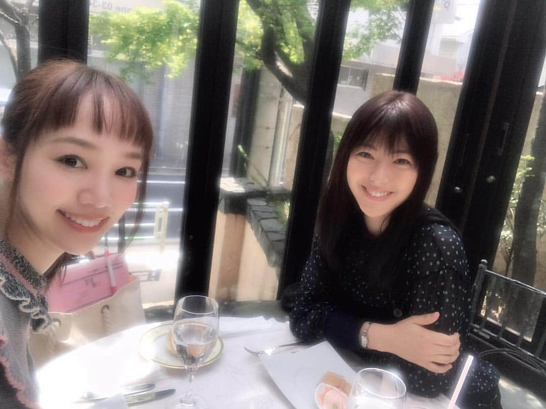 瀧本美織のインスタグラム：「ゆうみちゃんも桜色でした🌸」