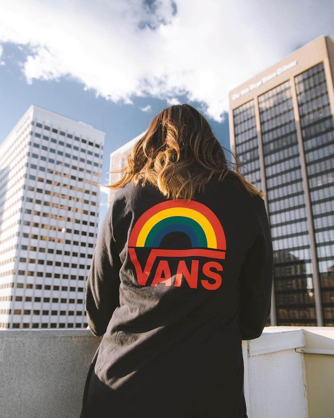 vansさんのインスタグラム写真 - (vansInstagram)「The @VansGirls Make It Rainbow Long Sleeve Tee. 📷: @rodtrvn」4月5日 7時23分 - vans