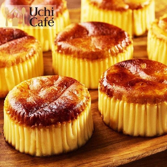ローソン さんのインスタグラム写真 - (ローソン Instagram)「今日は #チーズケーキの日 。あのプレミアムロールケーキを超えた！「バスチー -バスク風チーズケーキ-」発売3日間で100万個突破です(^^) #ローソン  #バスチー  #ウチカフェ #デザート #スイーツ #ローソンスイーツ #チーズケーキ #uchiicafe #sweets #dessert #cheese #LAWSON #japanesefood #instagood #foodstagram #foodpics」4月5日 7時34分 - akiko_lawson